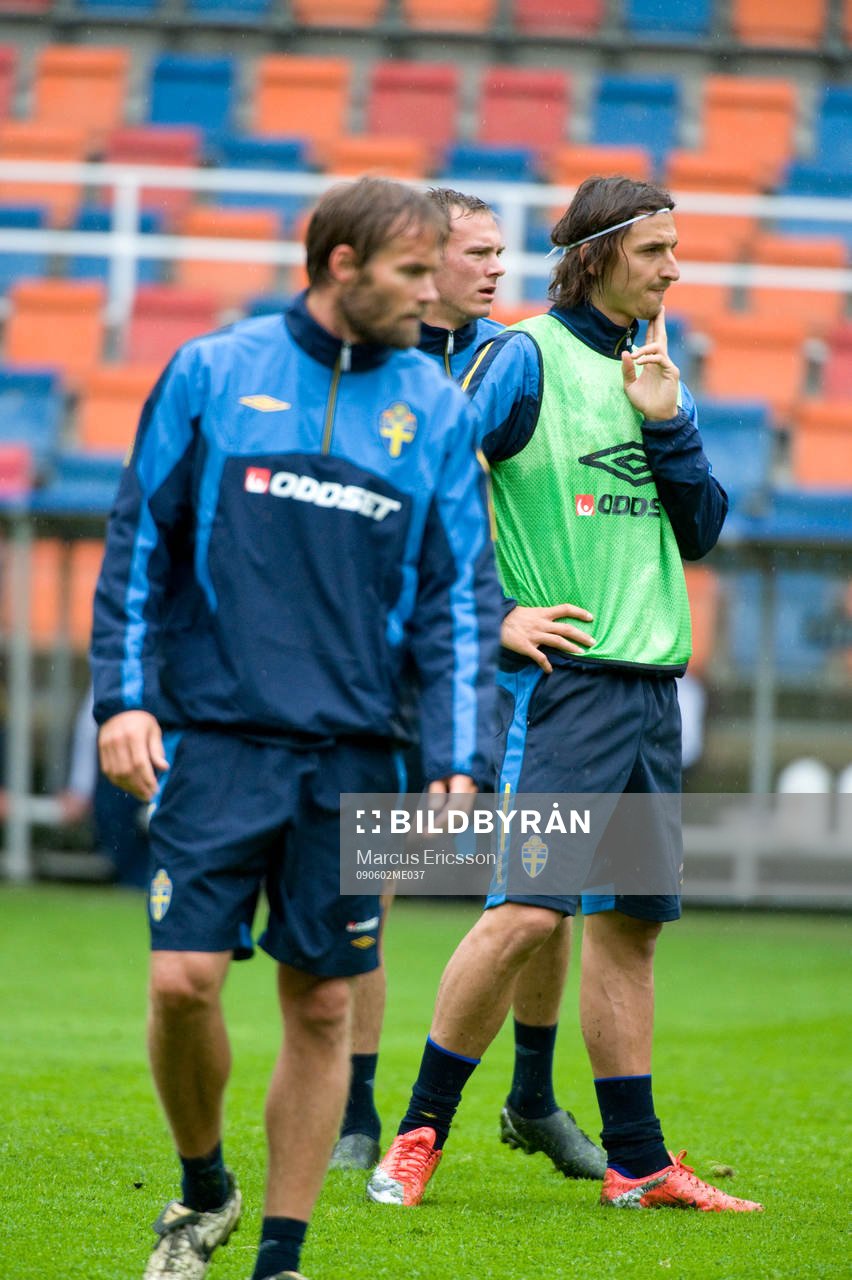 Zlatan Ibrahimovic funderar lite