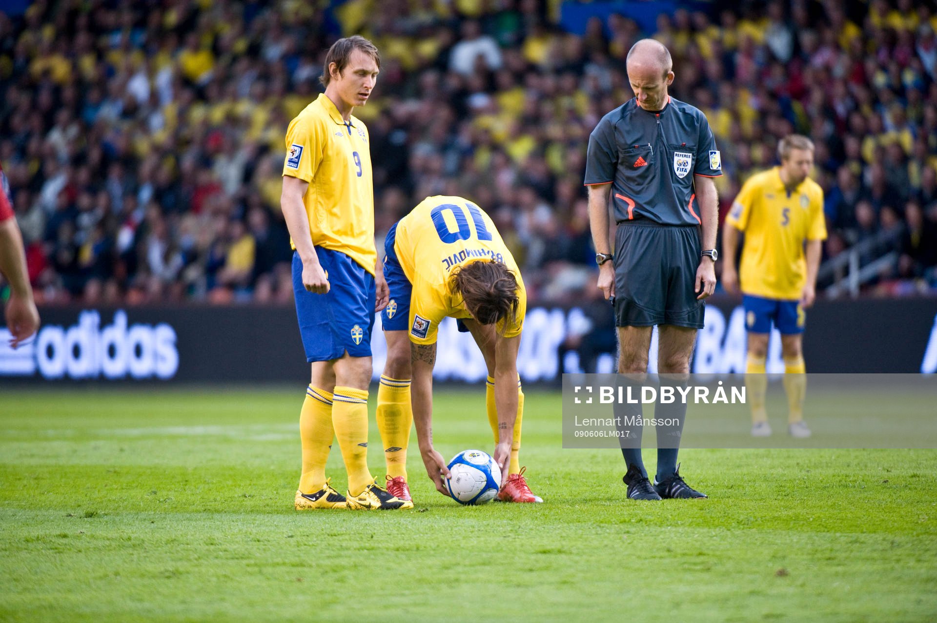 Kim Källström, Zlatan Ibrahimovic och domare