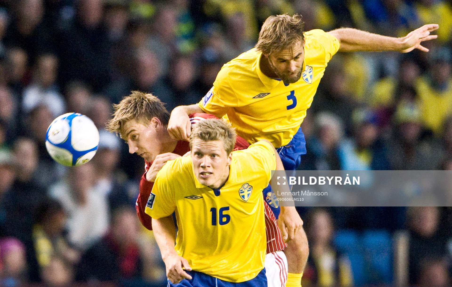 Viktor Elm och Olof Mellberg, Sverige, nickduell, nick