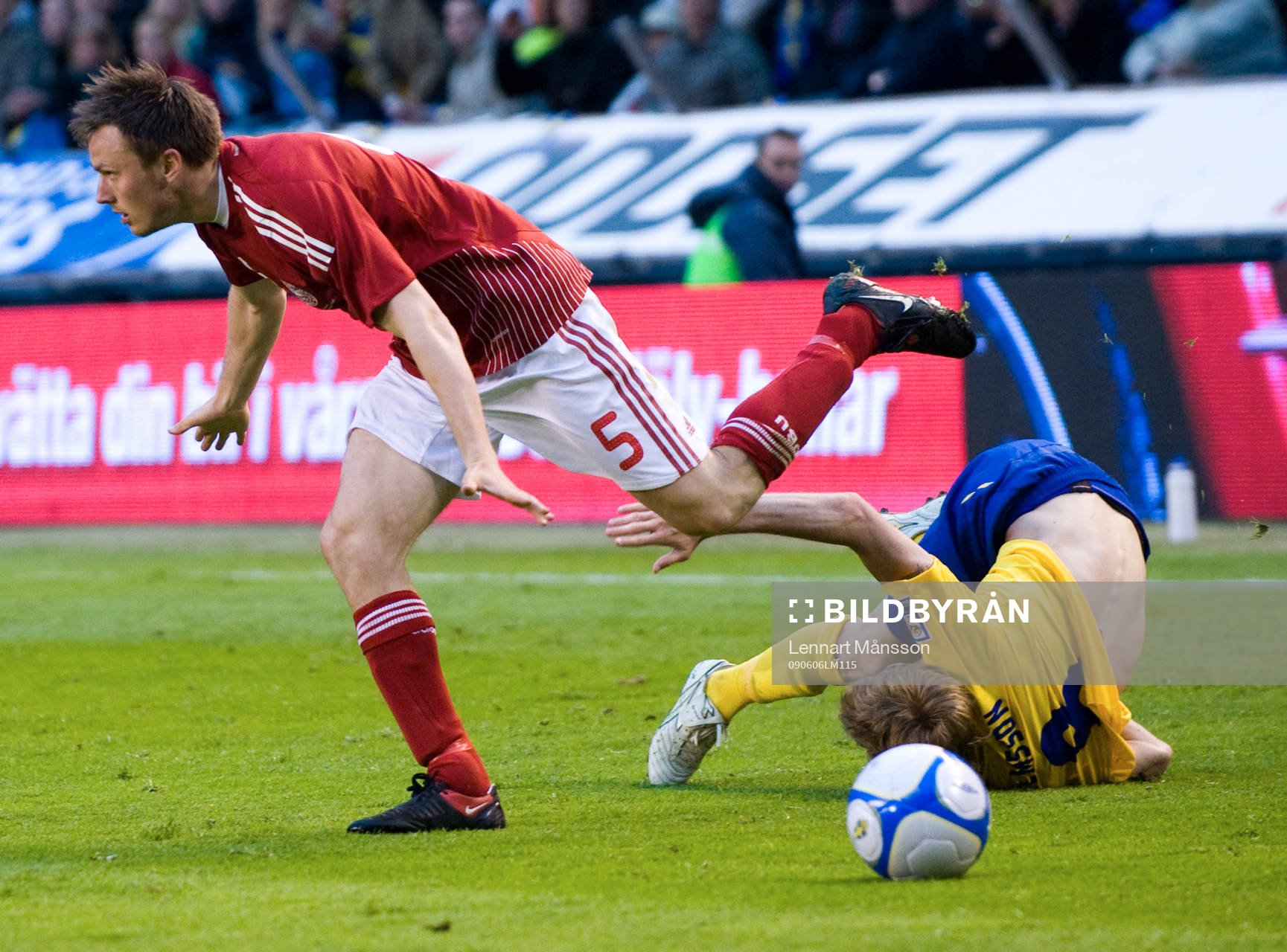 Sverige och Christian Wilhelmsson står på huvudet