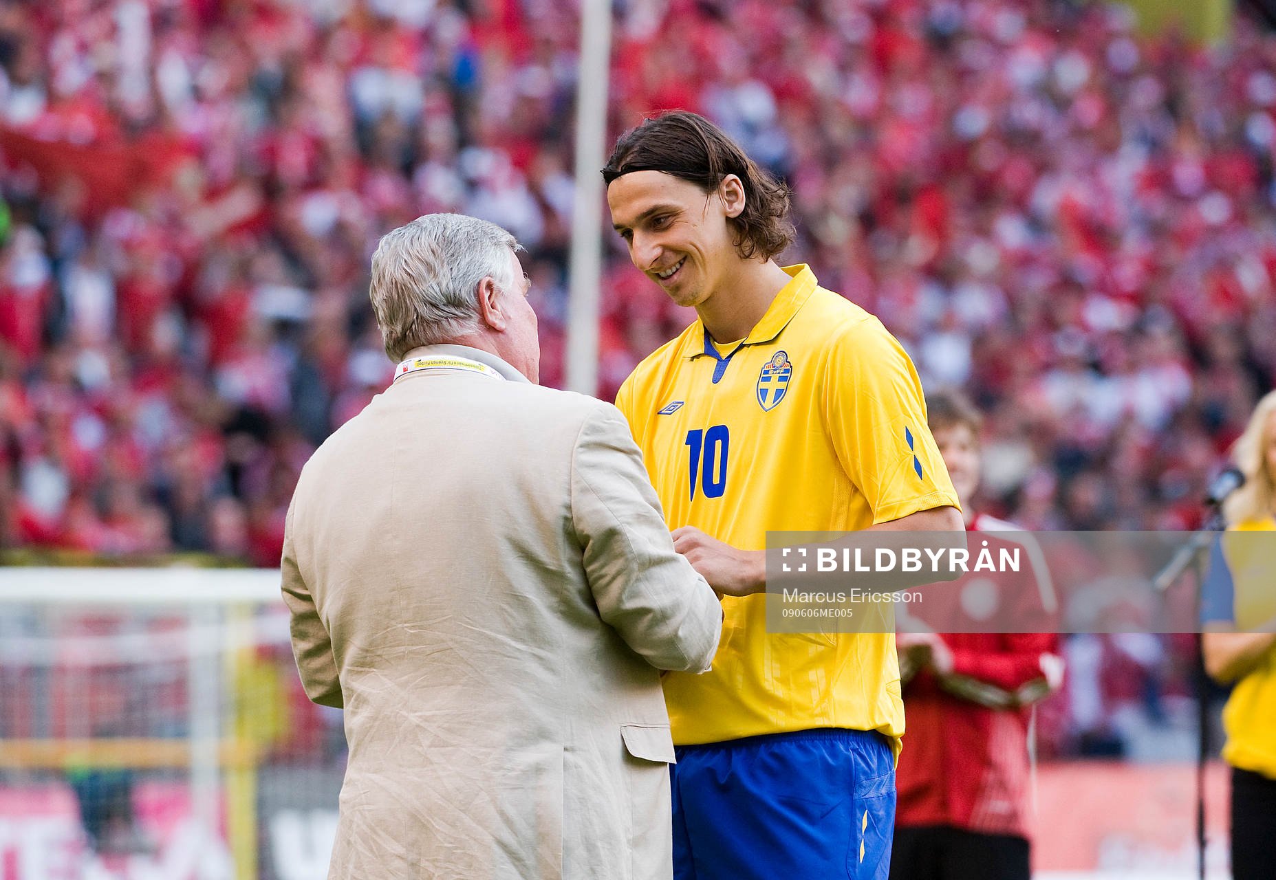 Zlatan Ibrahimovic tog emot pris från sportjournalisterna