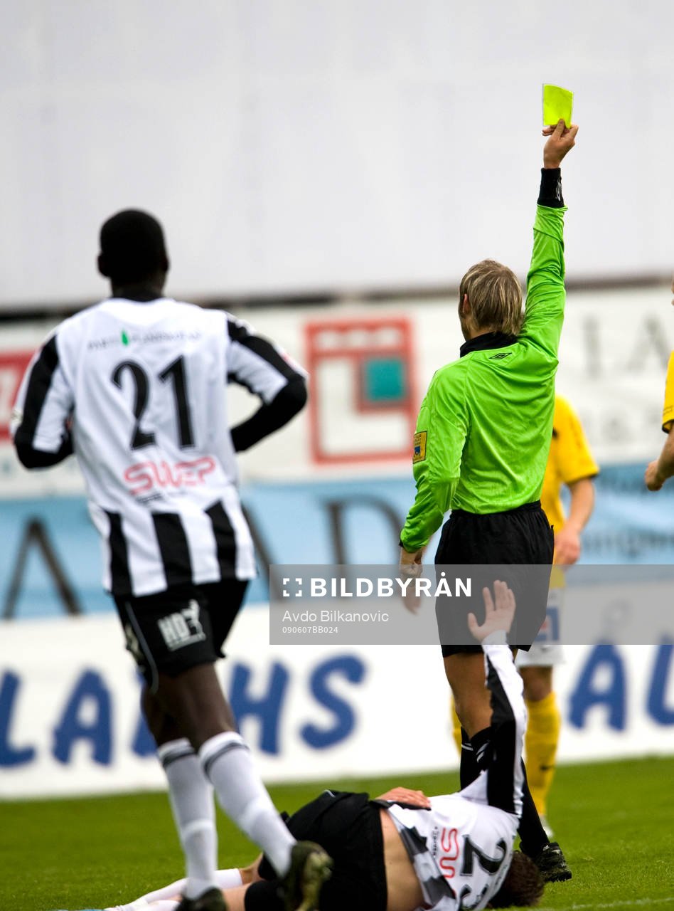 Jens Gustafsson, Falkenberg, får varning, Jim Petersson,