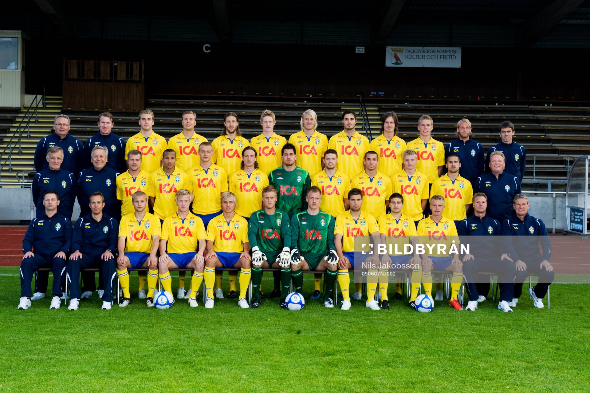 Fotboll, Sverige u21, lagbild med samtliga ledare och