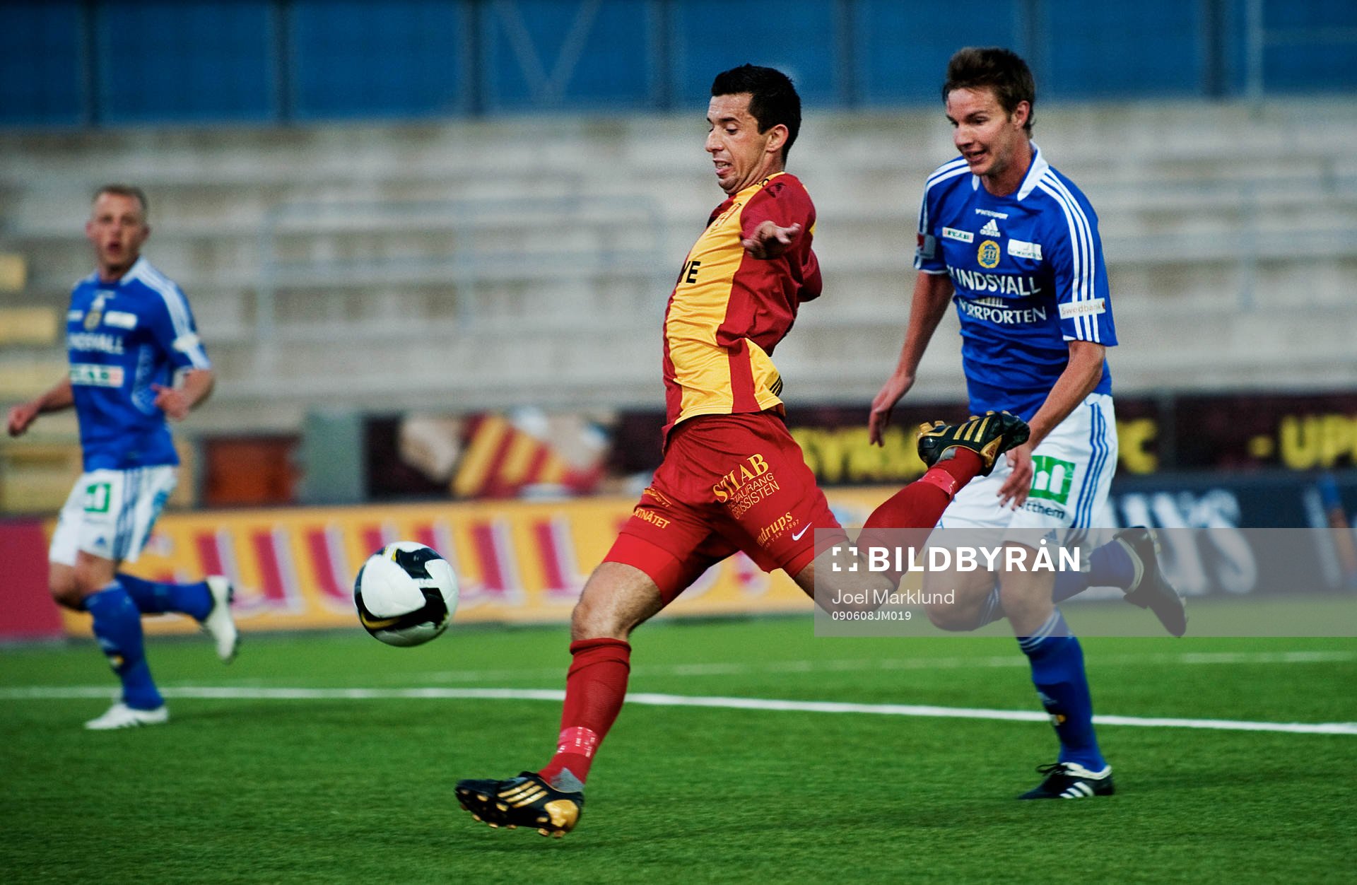 Denis Velic, Syrianska, skjuter mot mål