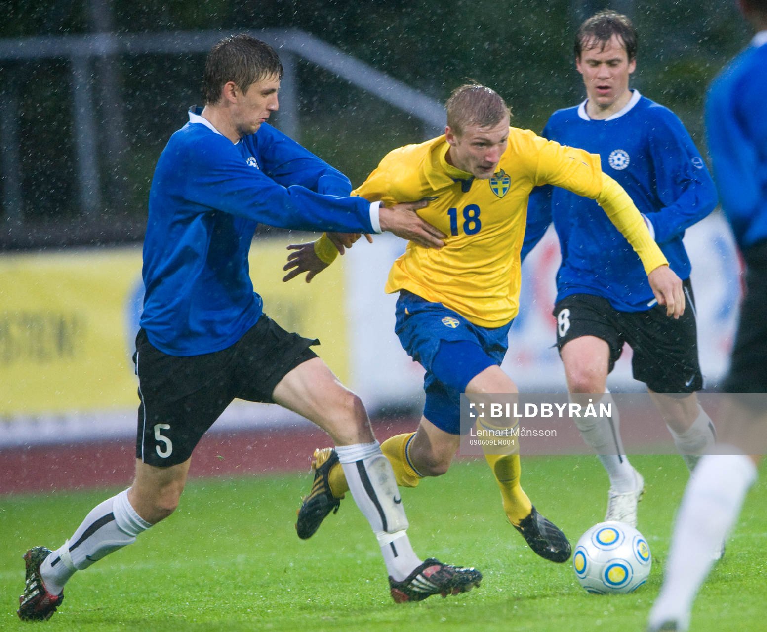 Sebastian Eriksson går igenom Igor Morozov och Andre Frolov