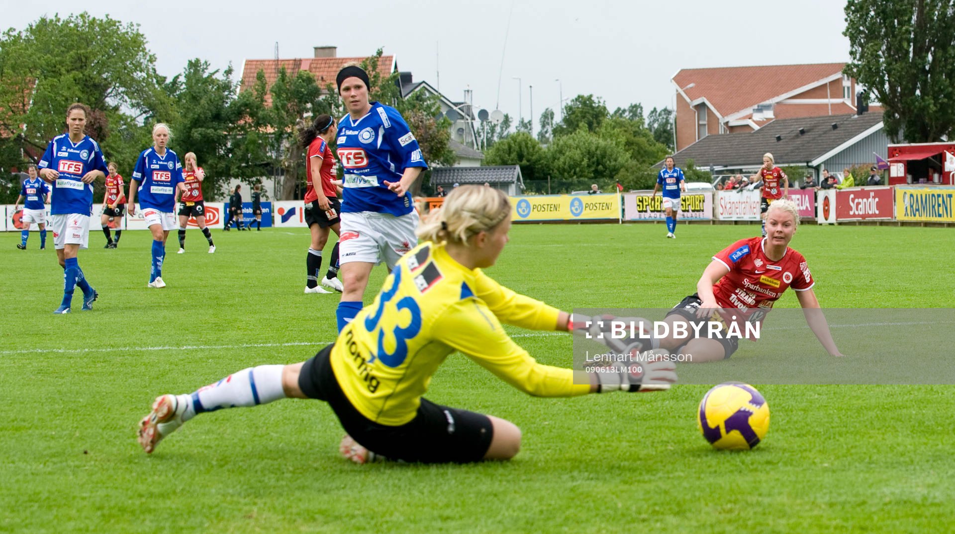  Emma Sjödahl, Kristianstad och Maria Edman, målvakt, Stattena.