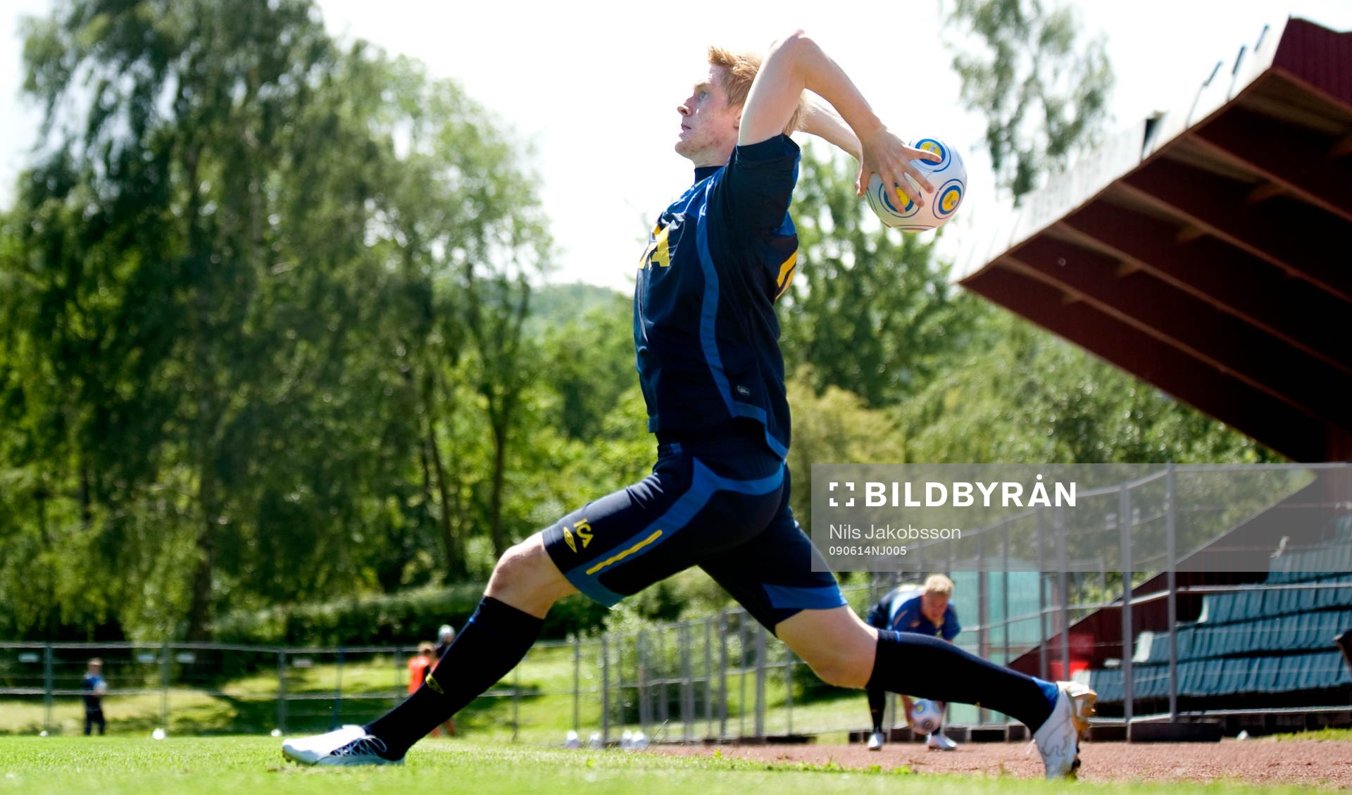 Rasmus Elm tränar inkast
