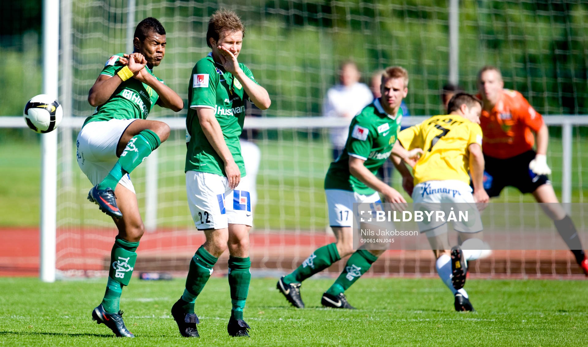 Ricardo Santos, Christer Persson, står i muren