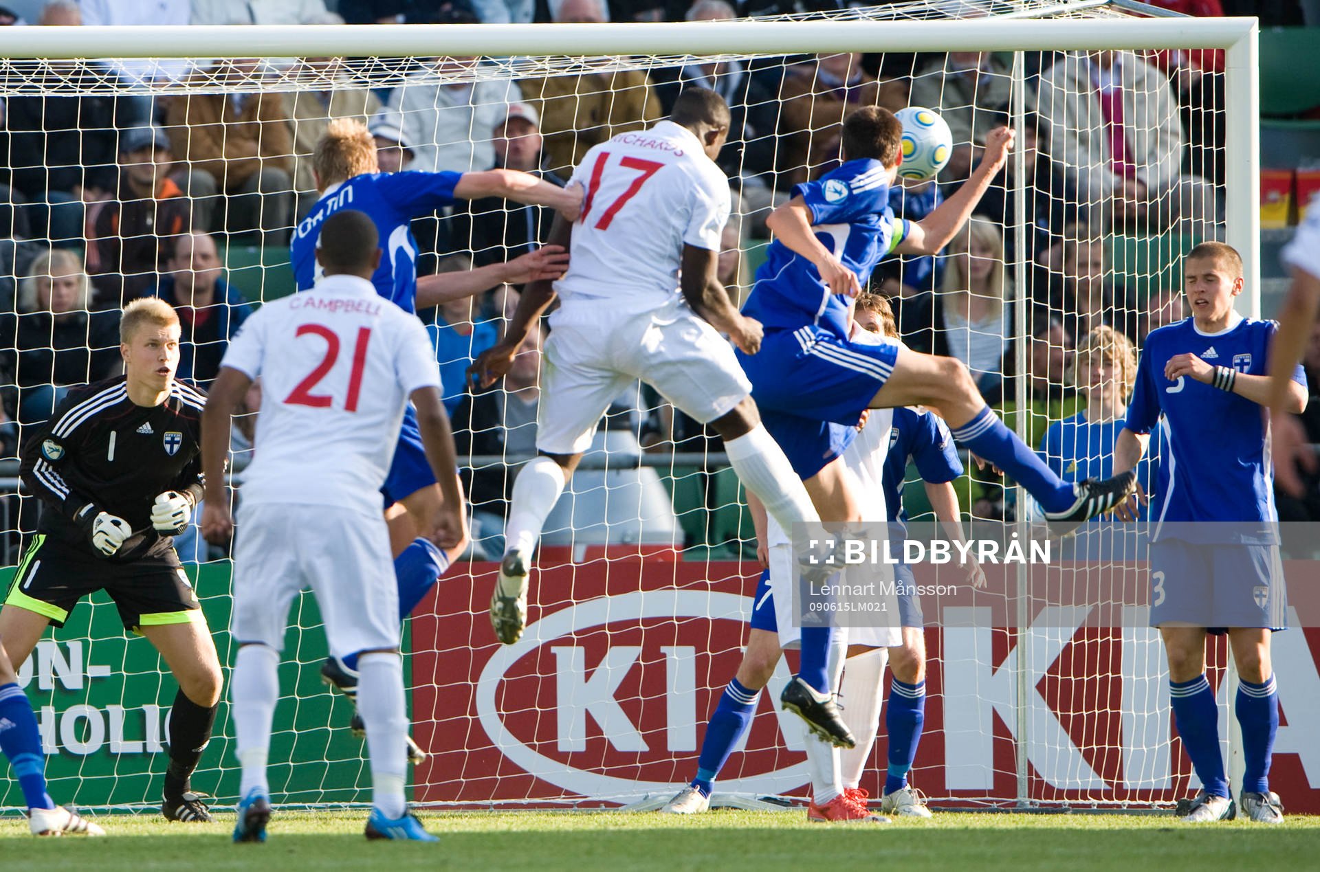 2-1, Micah Richards, England, nickar in segermålet