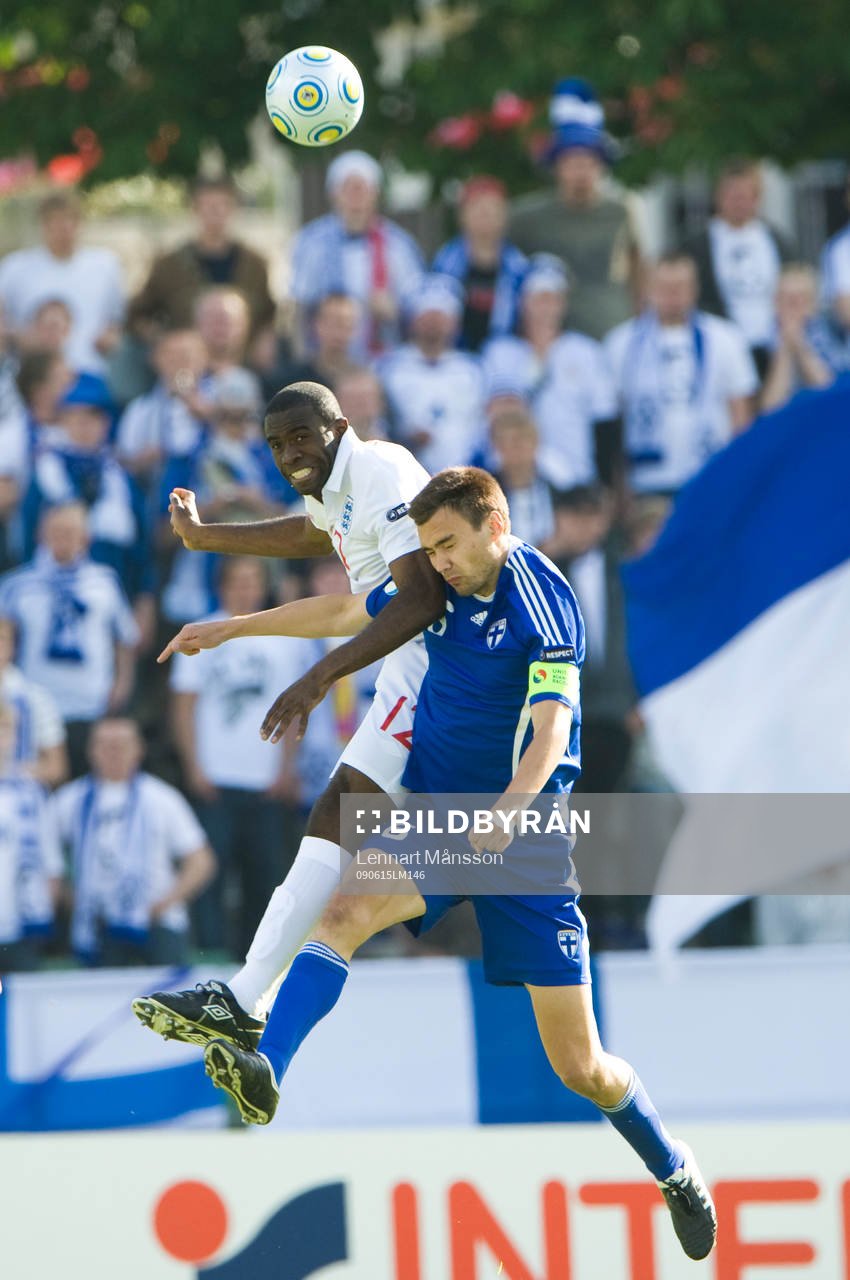 Fabrice Muamba, England, högre än Tim Sparv, Finland