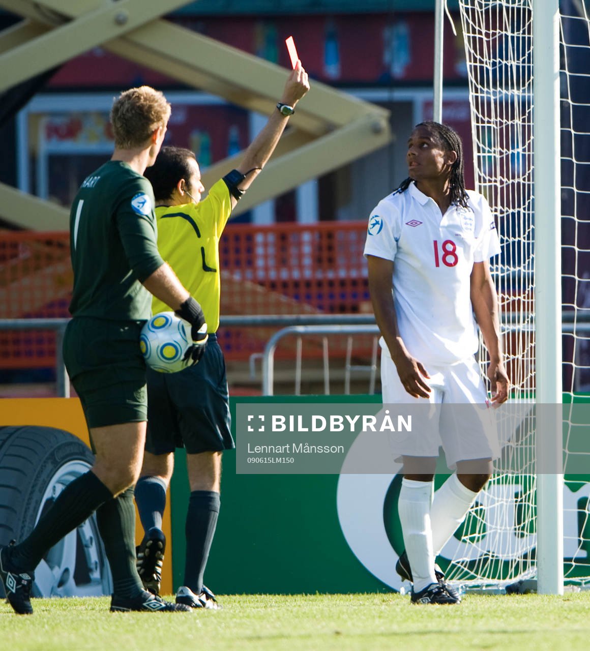 Straff och utvisning, Michael Mancienne, England, får
