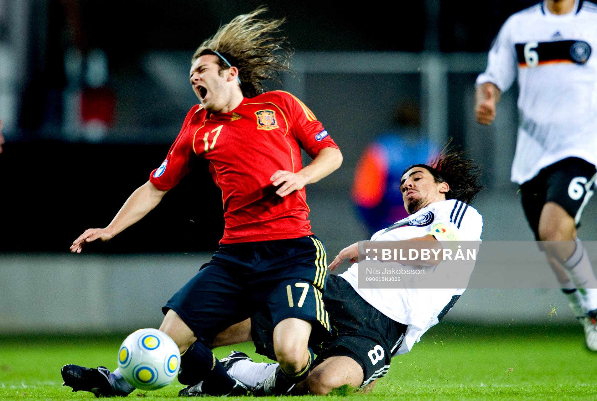Diego Capel, Spanien kapas av Sami Khedira, Tyskland