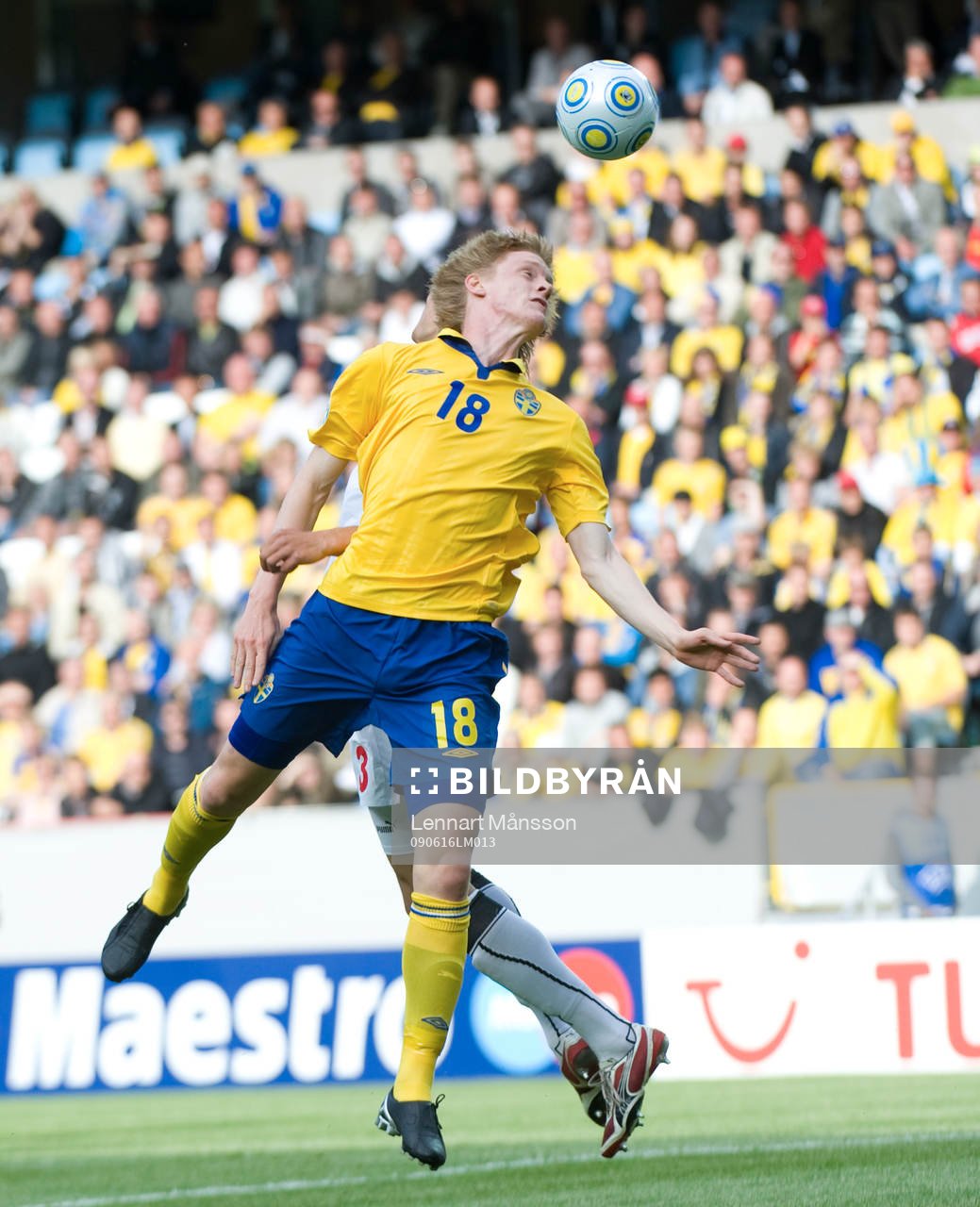 Rasmus Elm farligt framme i matchinledningen