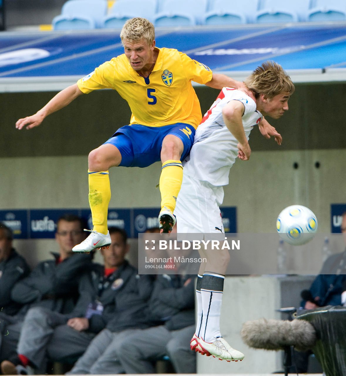Emil Johansson högst i luftduell