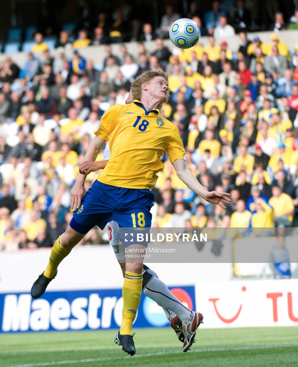 Rasmus Elm farligt framme i matchinledningen