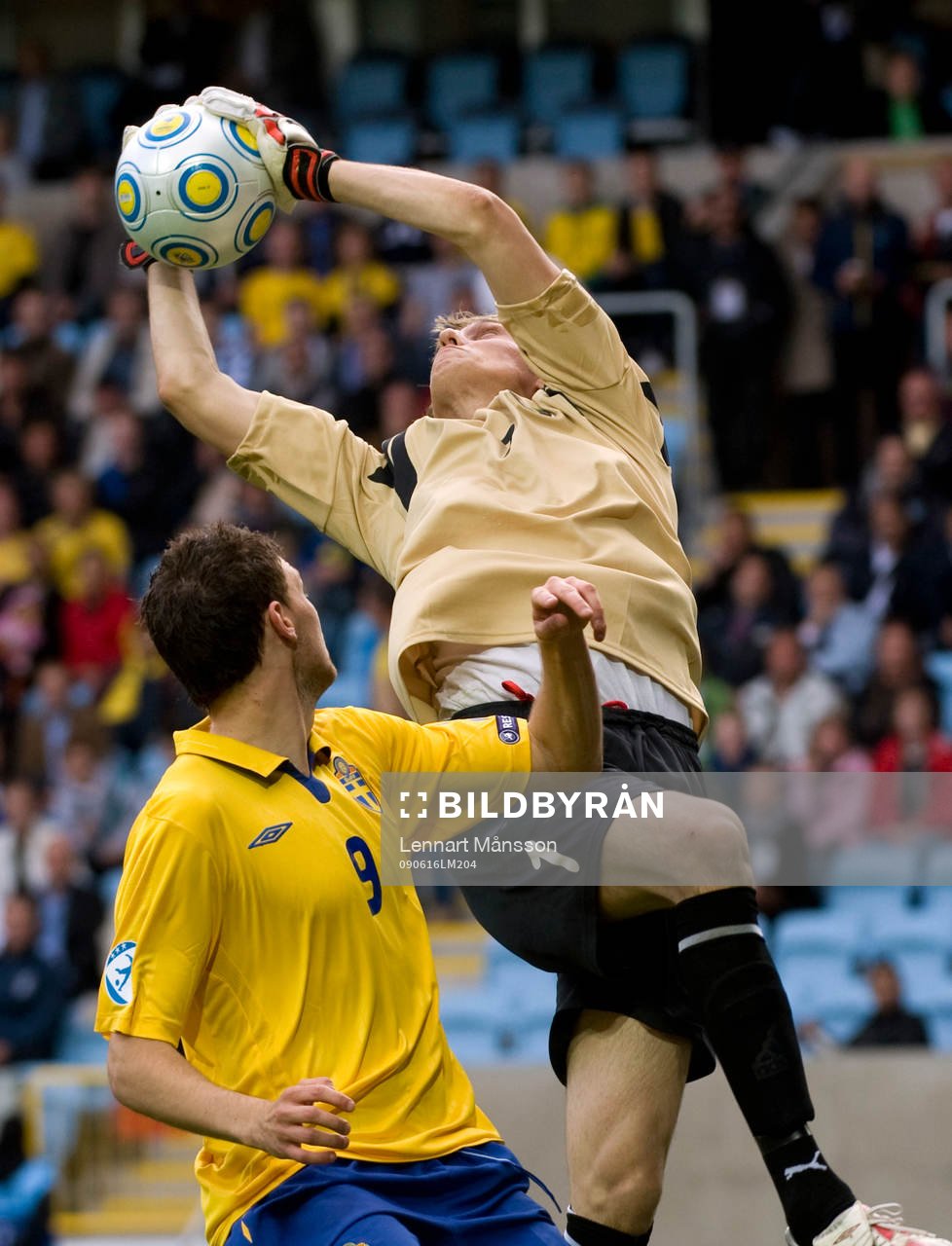 Marcus Berg och Pavel Chesnovski, målvakt