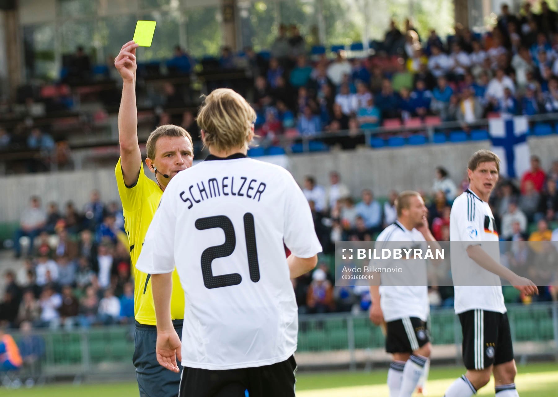 Marcel Schmelzer, får gult kort, Peter Rasmussen, domare