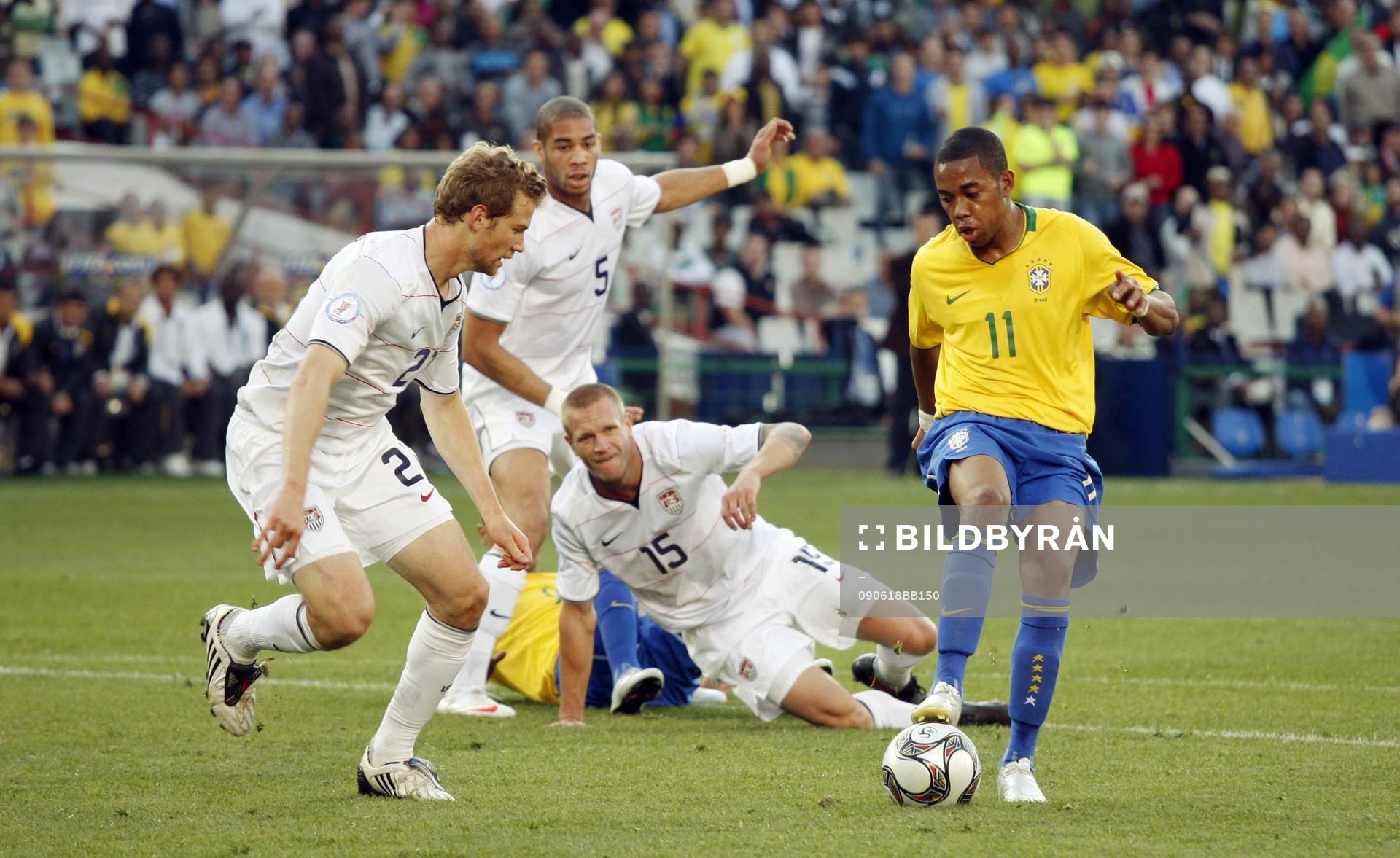  Robinho, Brasilien, Jonathan Spector, Oguchi Onyewu och Jay DeMerit, USA.