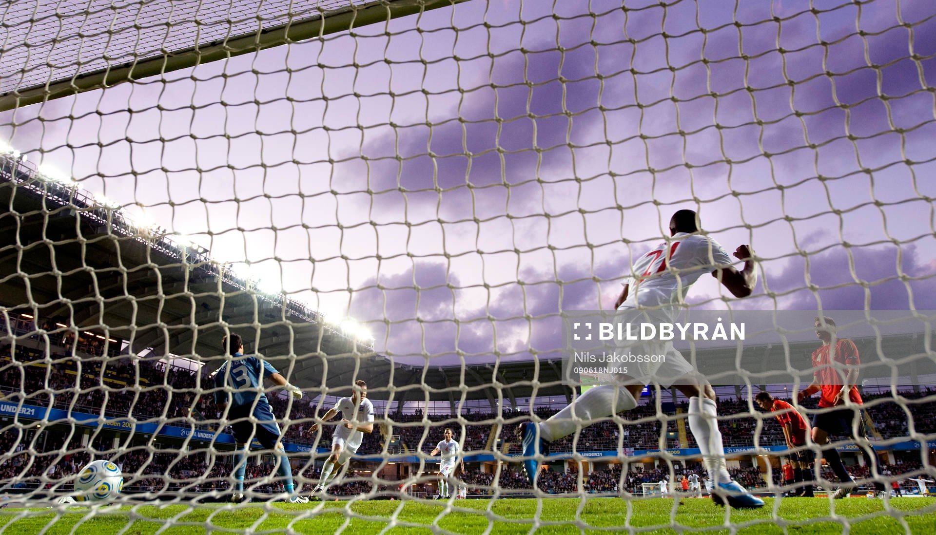 Fraizer Campbell, England jubel