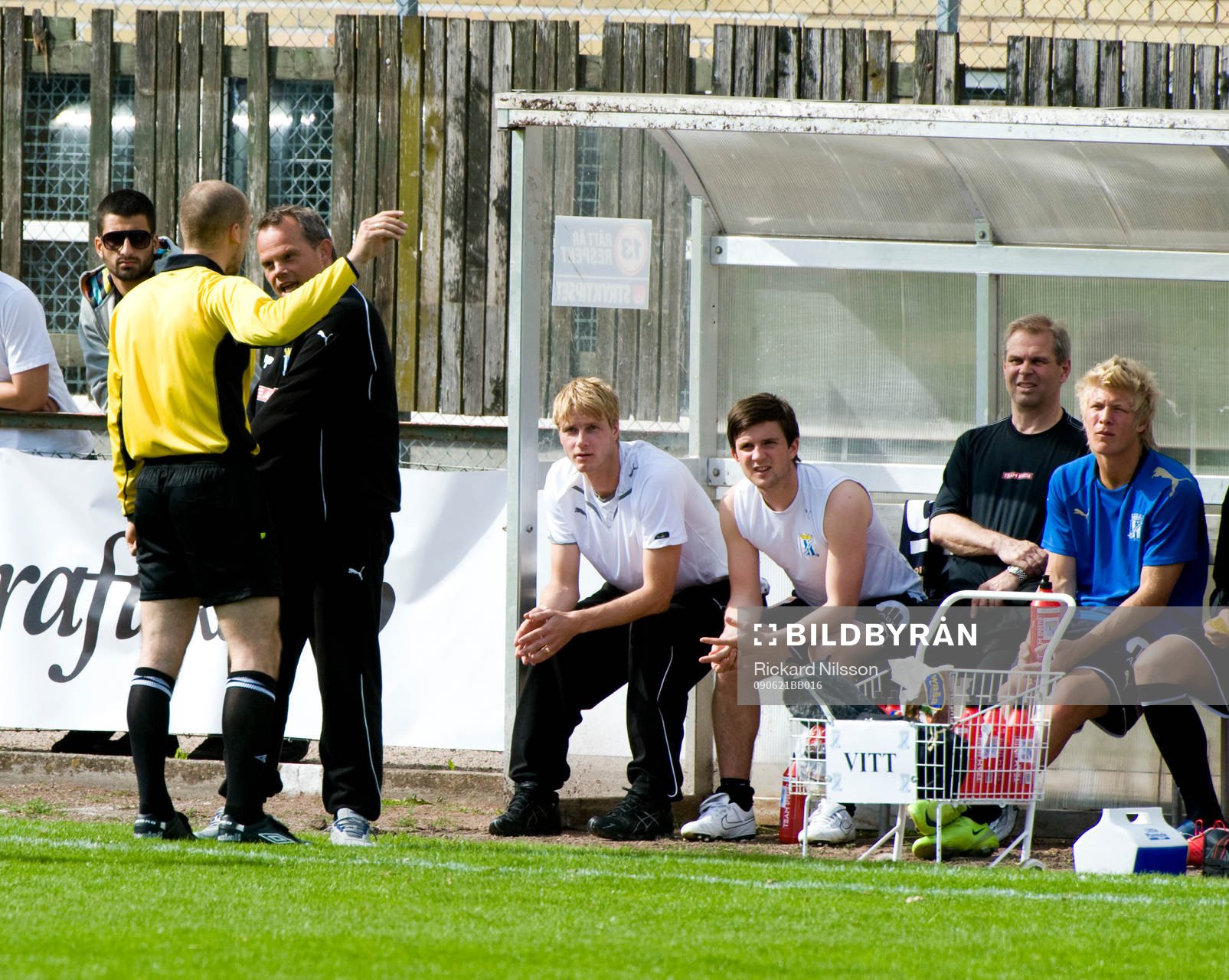  Adnan Jukic, domare och Peter Persson, tränare, Kristianstad.