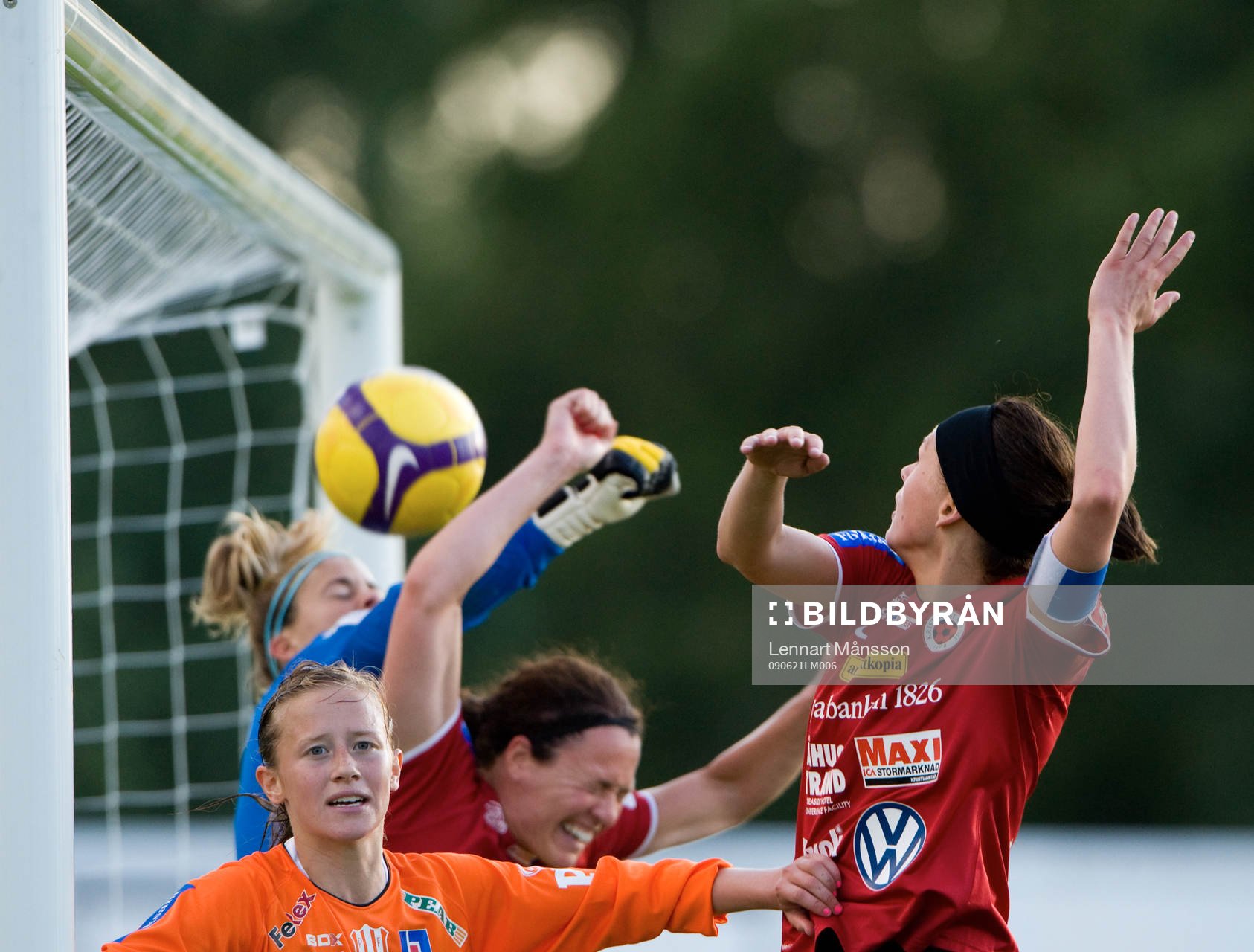 Kristianstad nära trycka in en hörna bakom Stephanie