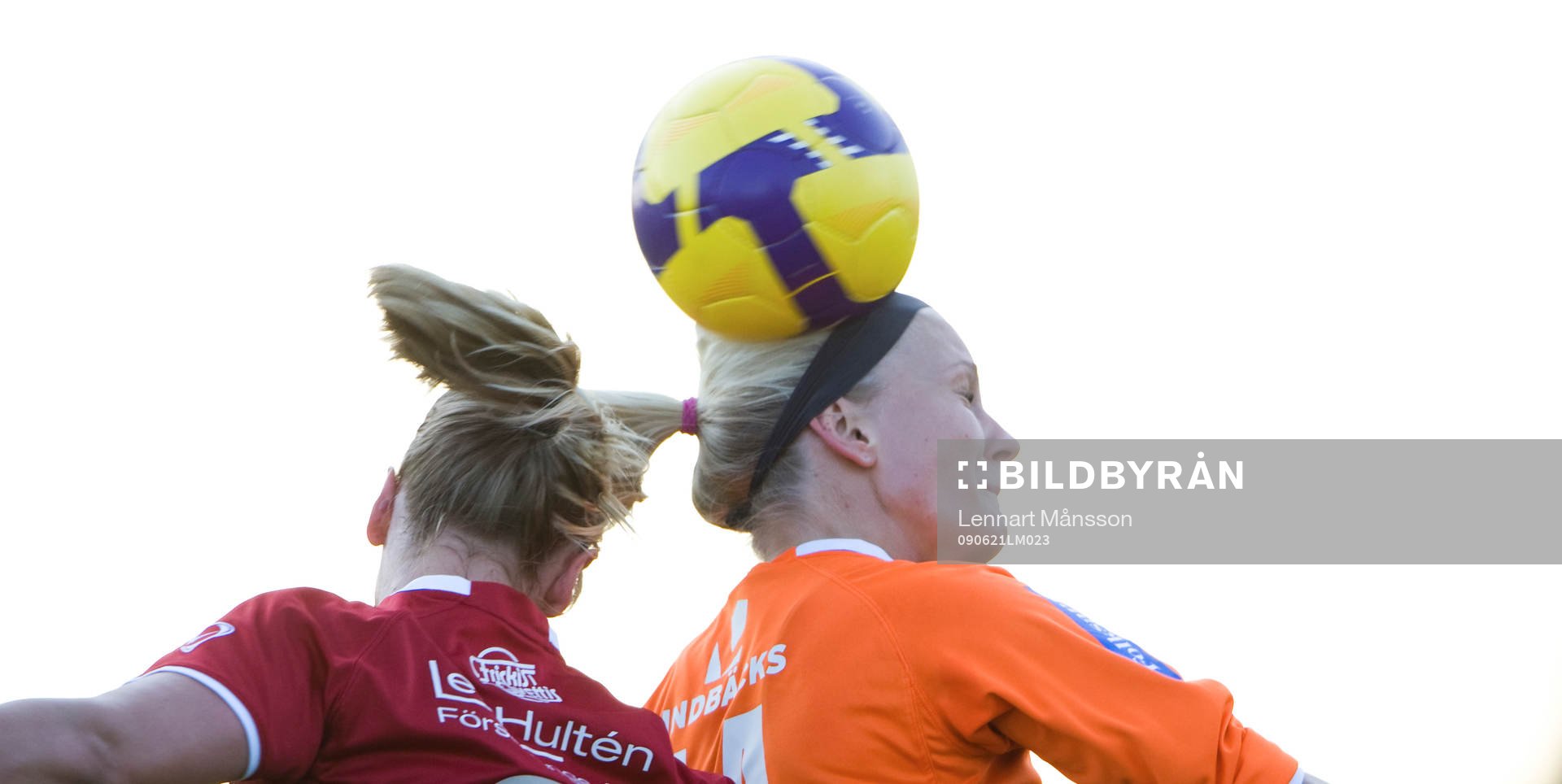 Kaylun Kyle och Therese Persson nickduellerar