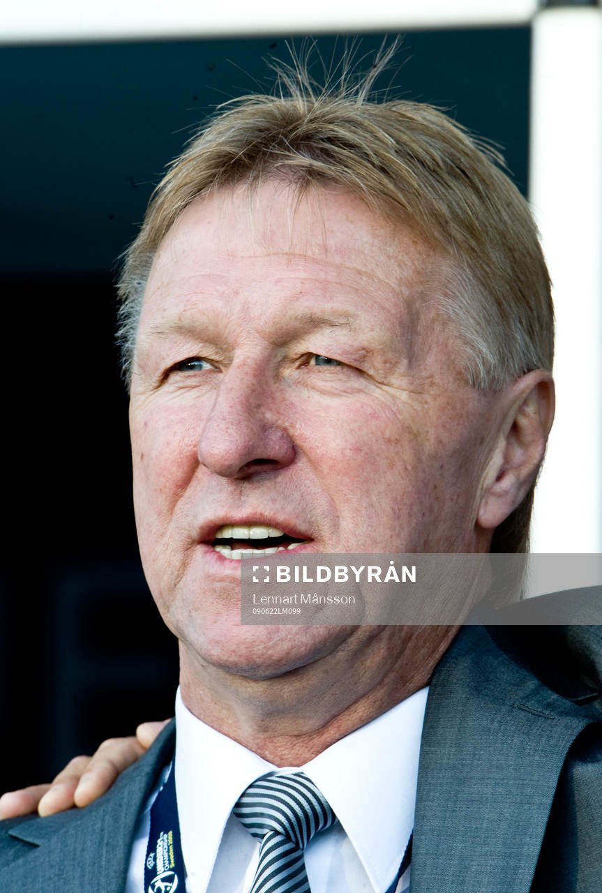 Horst Hrubesch, tränare