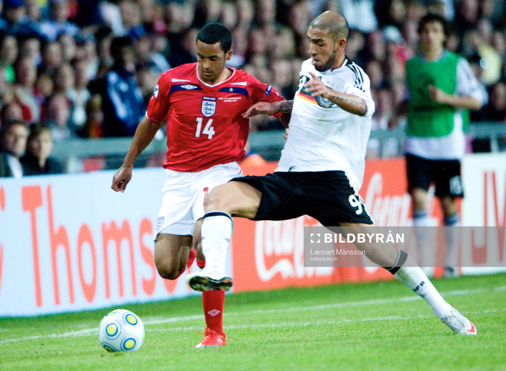 Ashkan Dejagah steget före Theo Walcott