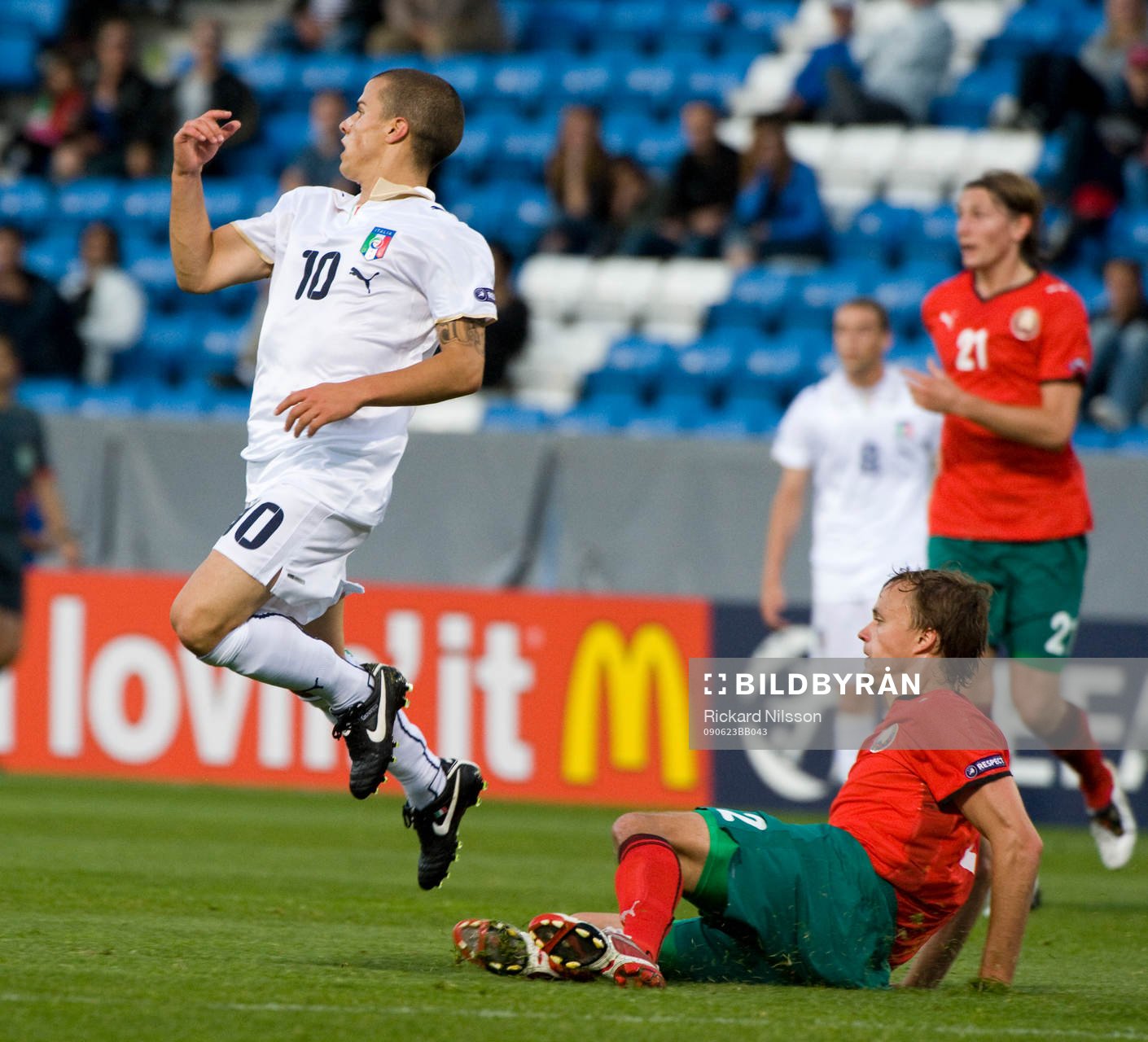  Sebastian Giovinco, Italien och Nikolai Osipovich, Vitryssland.