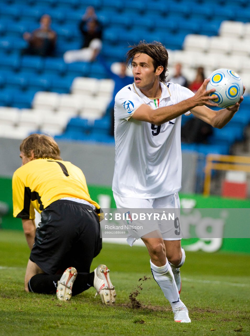 Robert Acquafresca, Italien