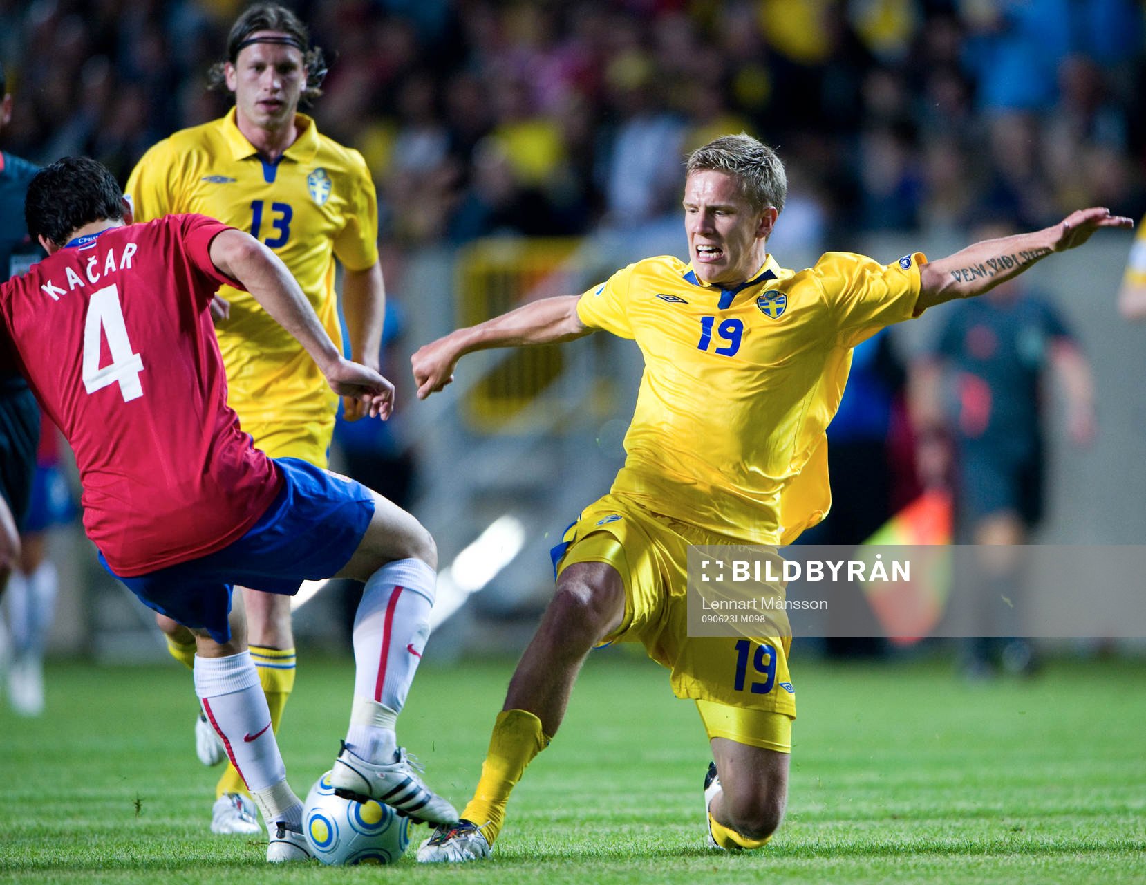 Pontus Wernbloom mot Gojko Kacar