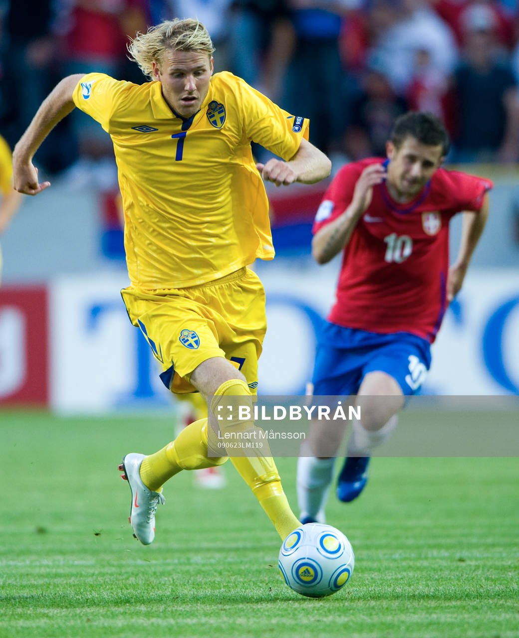 Ola Toivonen stormar fram