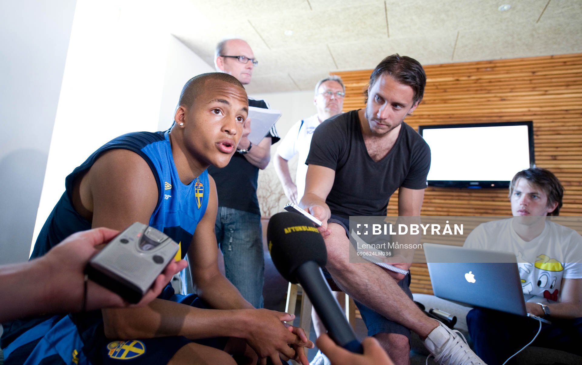 Martin Olsson på presskonferensen