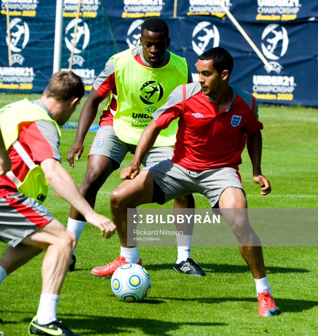  Theo Walcott och Nedum Onuoha.