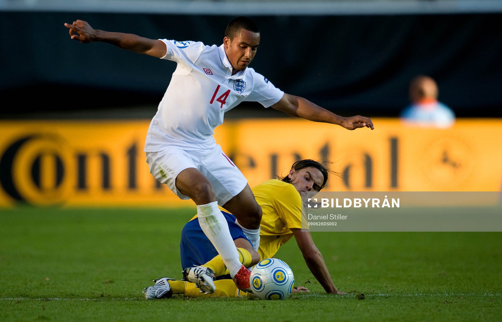 Theo Walcott, England. Mikael Lustig, Sverige