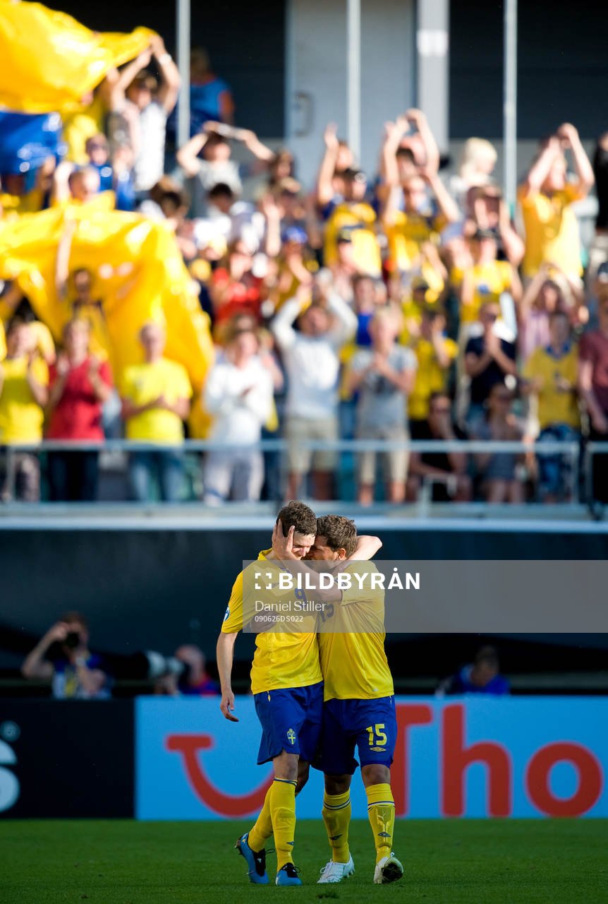 Labinot Harbuzi, Marcus Berg, Sverige, jubel, glädje, kram