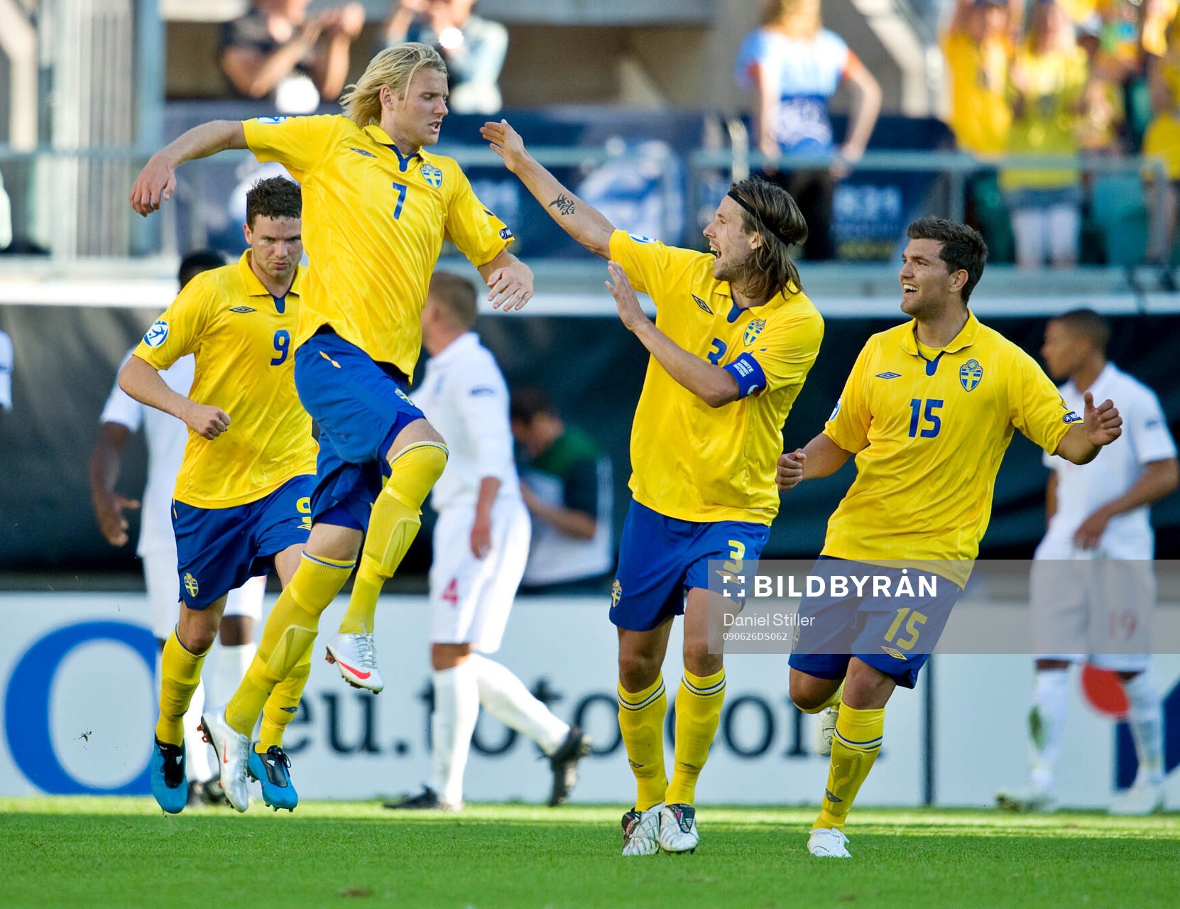 Ola Toivonen, Sverige, gör mål. Jubel med Mattias
