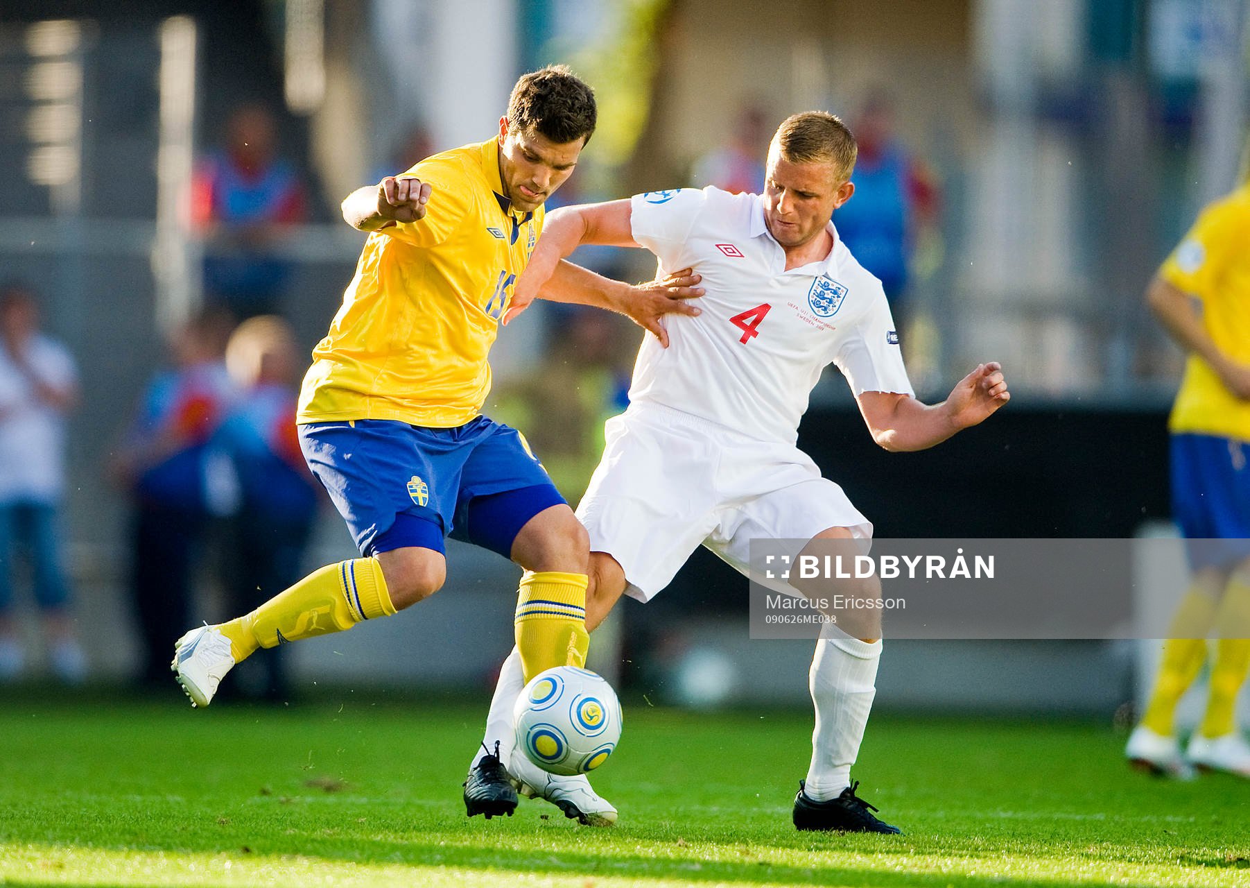 Labinot Harbuzi, Sverige och Lee Cuttermole, England