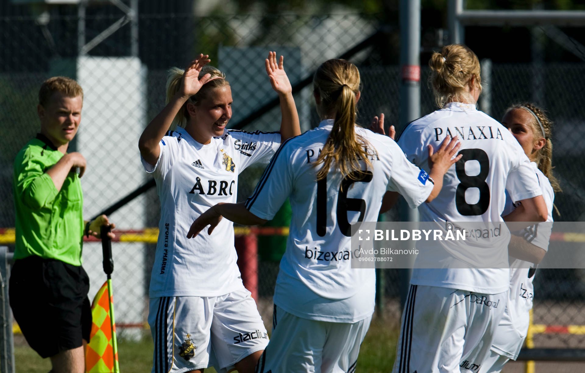 Emma Lidnqvist, Anne Mäkinen, Louise Fors, AIK, jubel