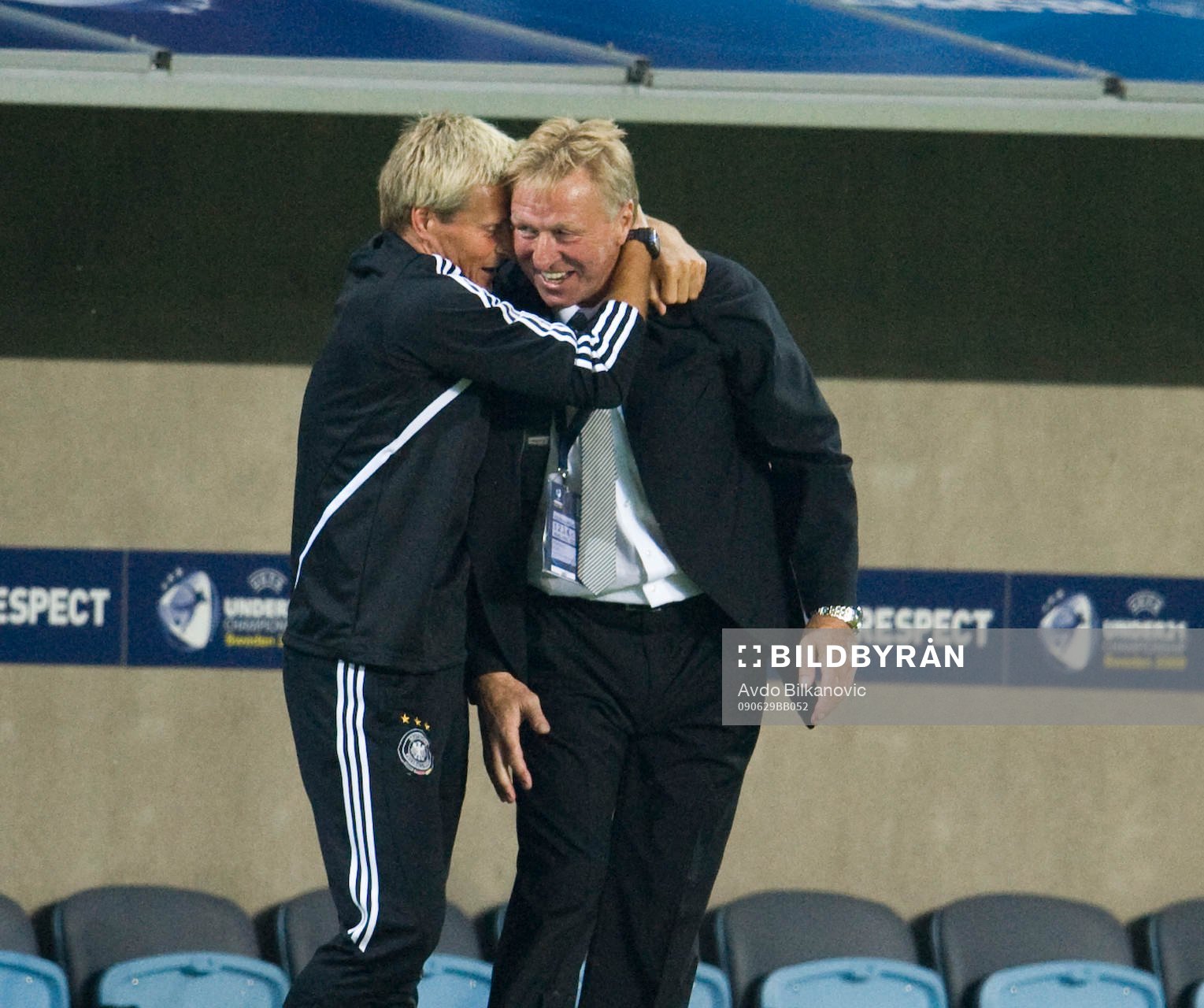 Horst Hrubesch, förbundskapten, jubel, glädje, kram