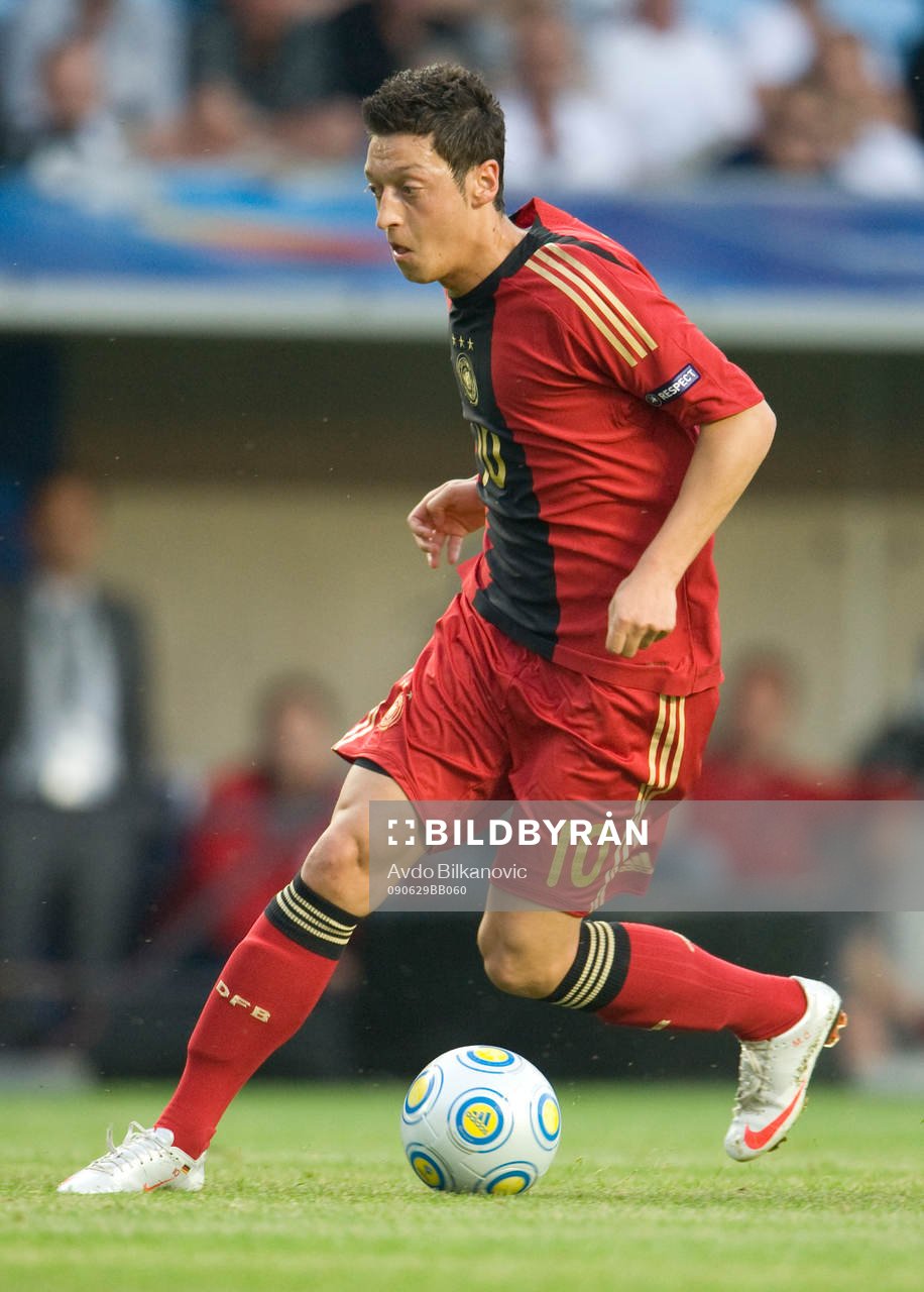 Mesut Özil, Tyskland
