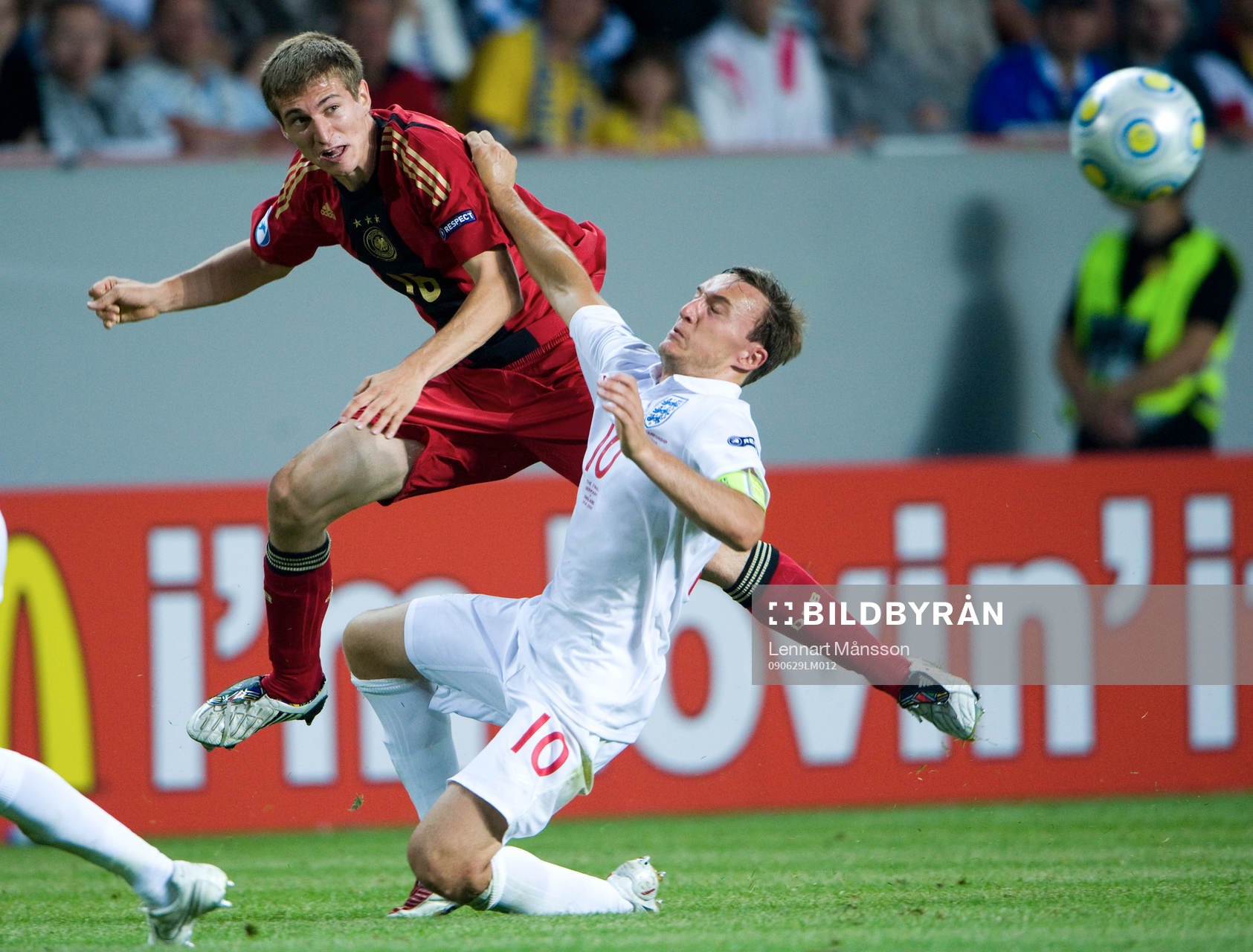 Mark Noble och England kom till korta mot Tyskland, här