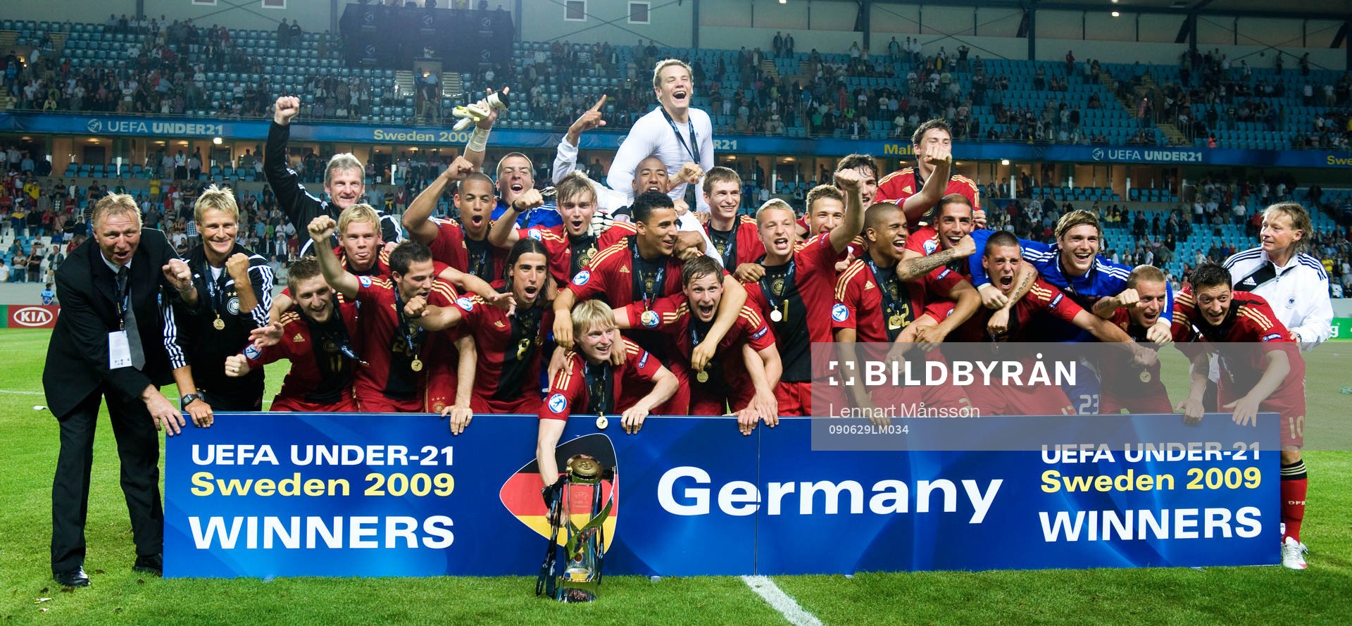 Tyskland mästare, lagbild, EM-guld, guld, pokal, jubel,
