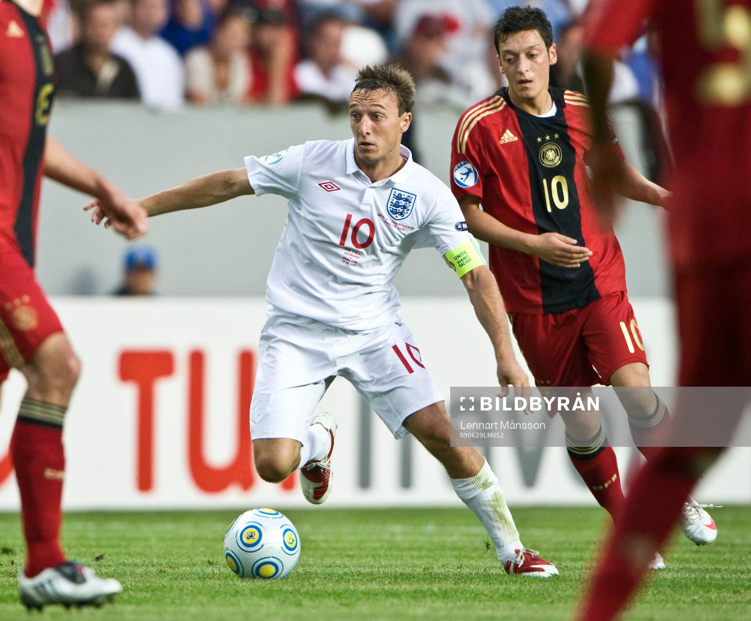 Mark Noble, England och Mesut Özil, Tyskland
