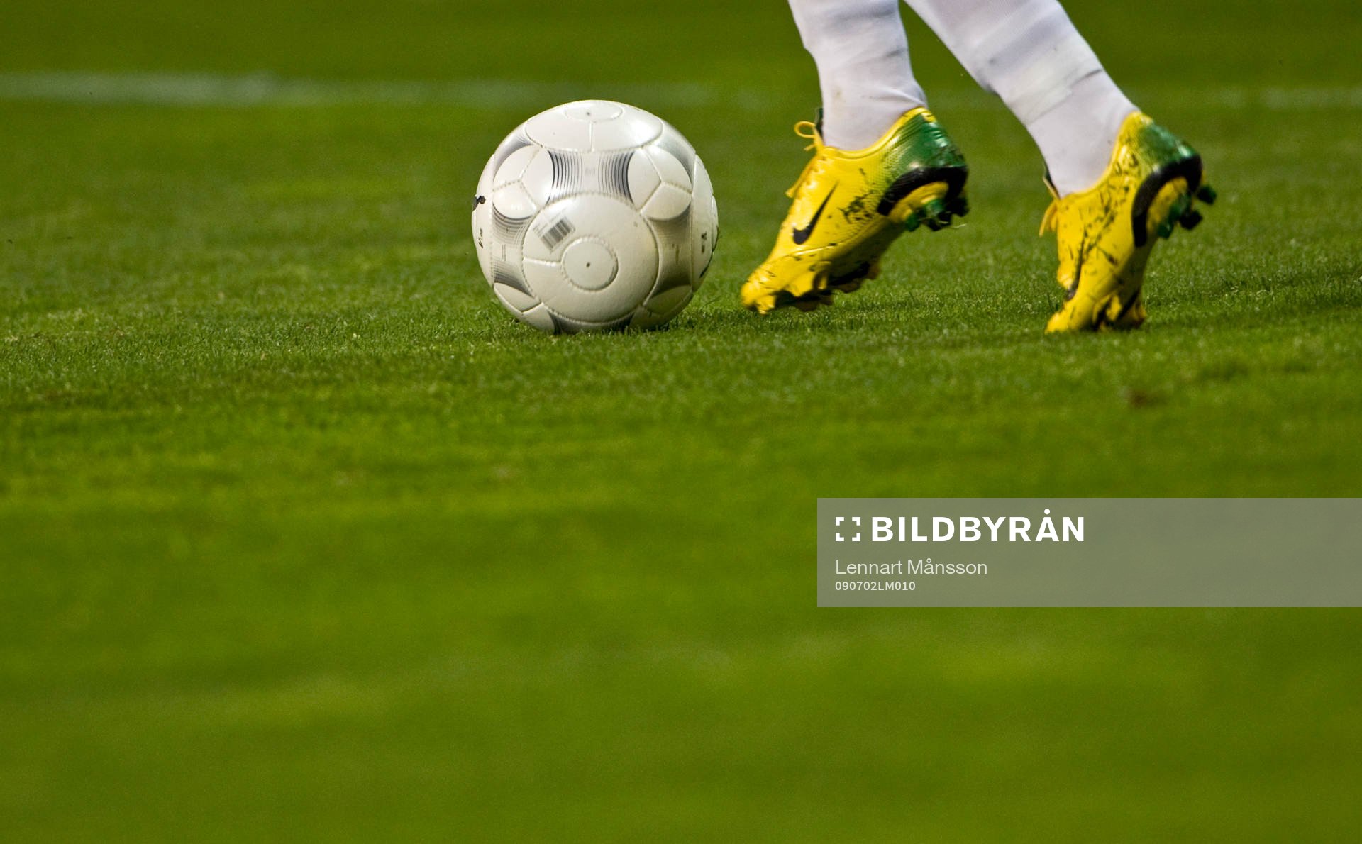 Boll, fot, fötter, skor, fotbollskor, dobbar, ben, genre
