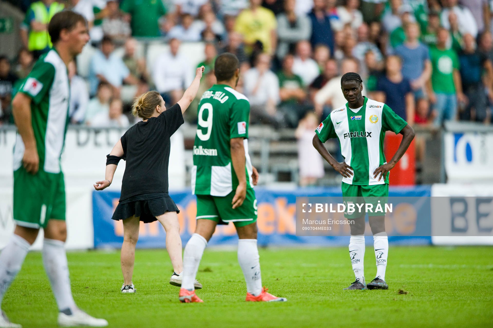 Supporter inne på planen