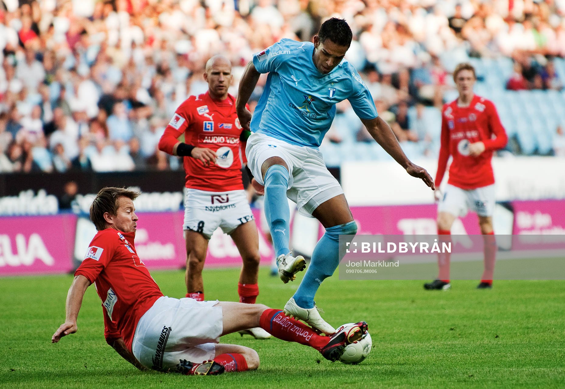 Joachim Lantz, Kalmar, stoppar Wilton Figueiredo, Malmö FF