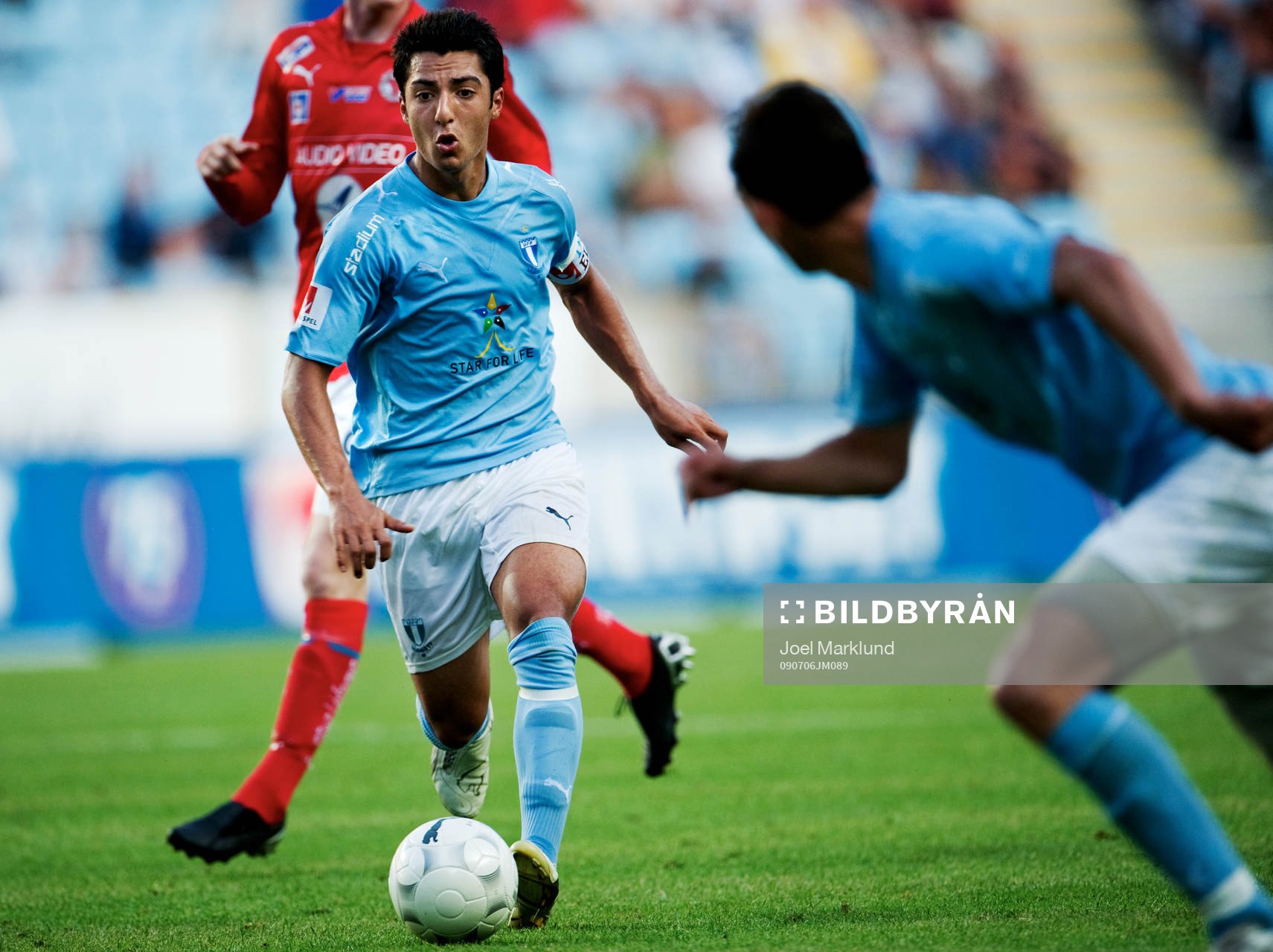 Jiloan Hamad, Malmö FF, avancerar framåt