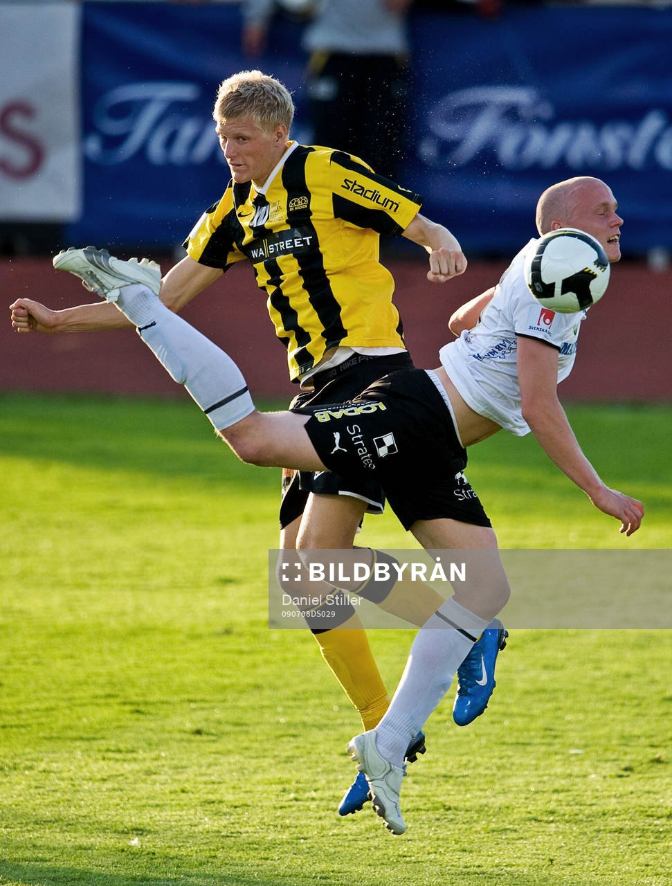 Tom Söderberg, Häcken. Michael Jidsjö, Örebro