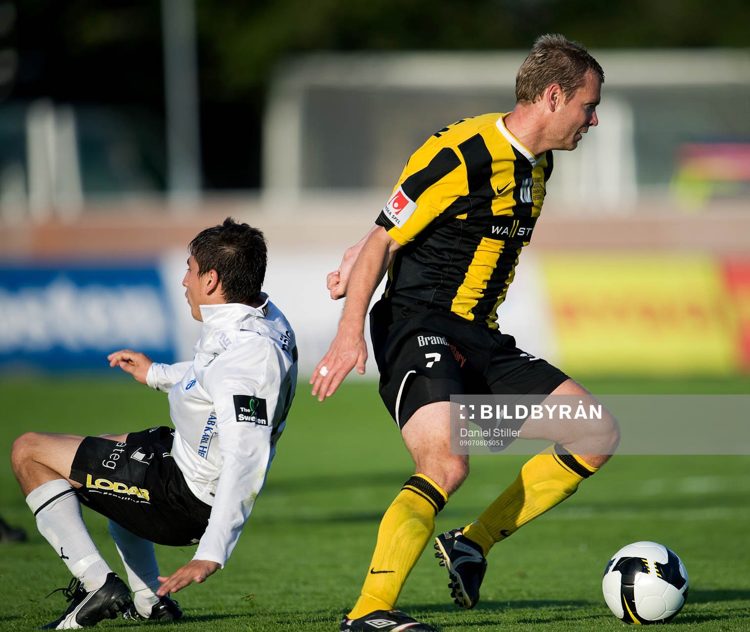 Alejandro Bedoya, Örebro. Janne Saarinen, Häcken